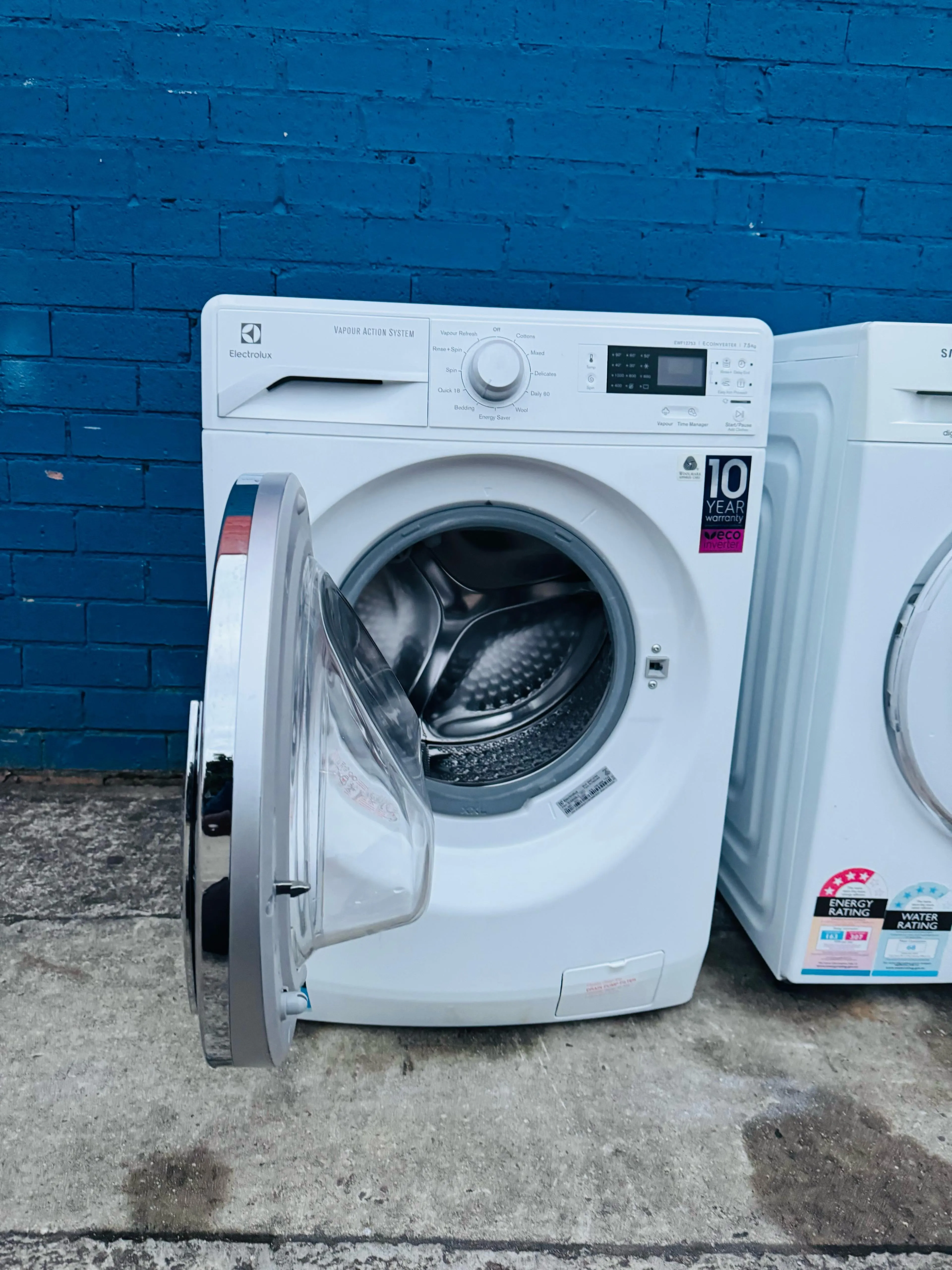 **ELECTROLUX 7.5 KGS FRONT LOADER WASHING MACHINE**