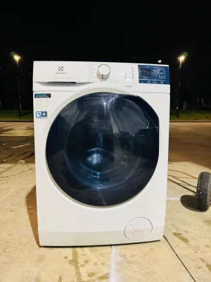 **ELECTROLUX 7.5 KGS FRONT LOADER WASHING MACHINE**