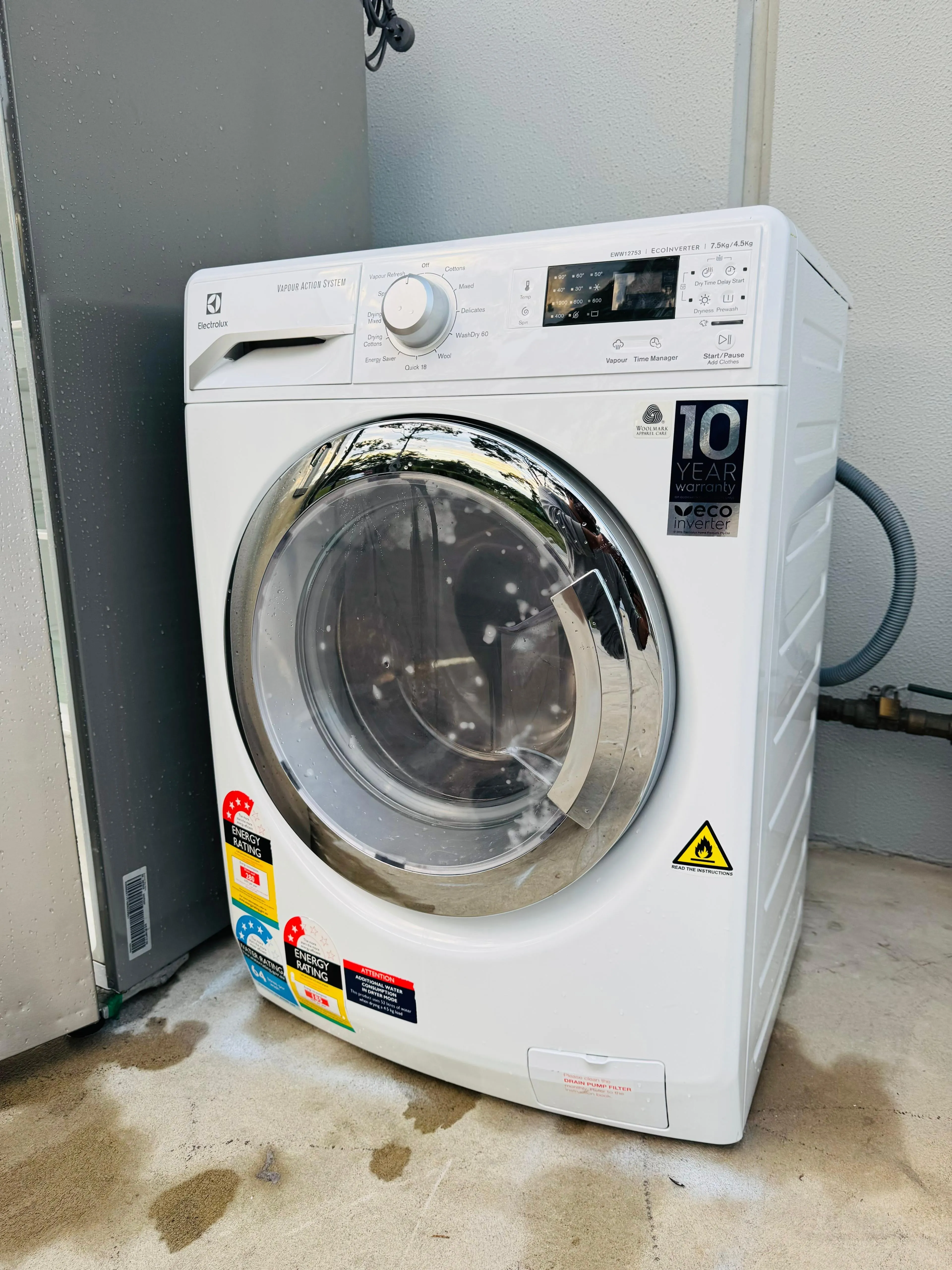**ELECTROLUX 7.5 KGS FRONT LOADER WASHING MACHINE**
