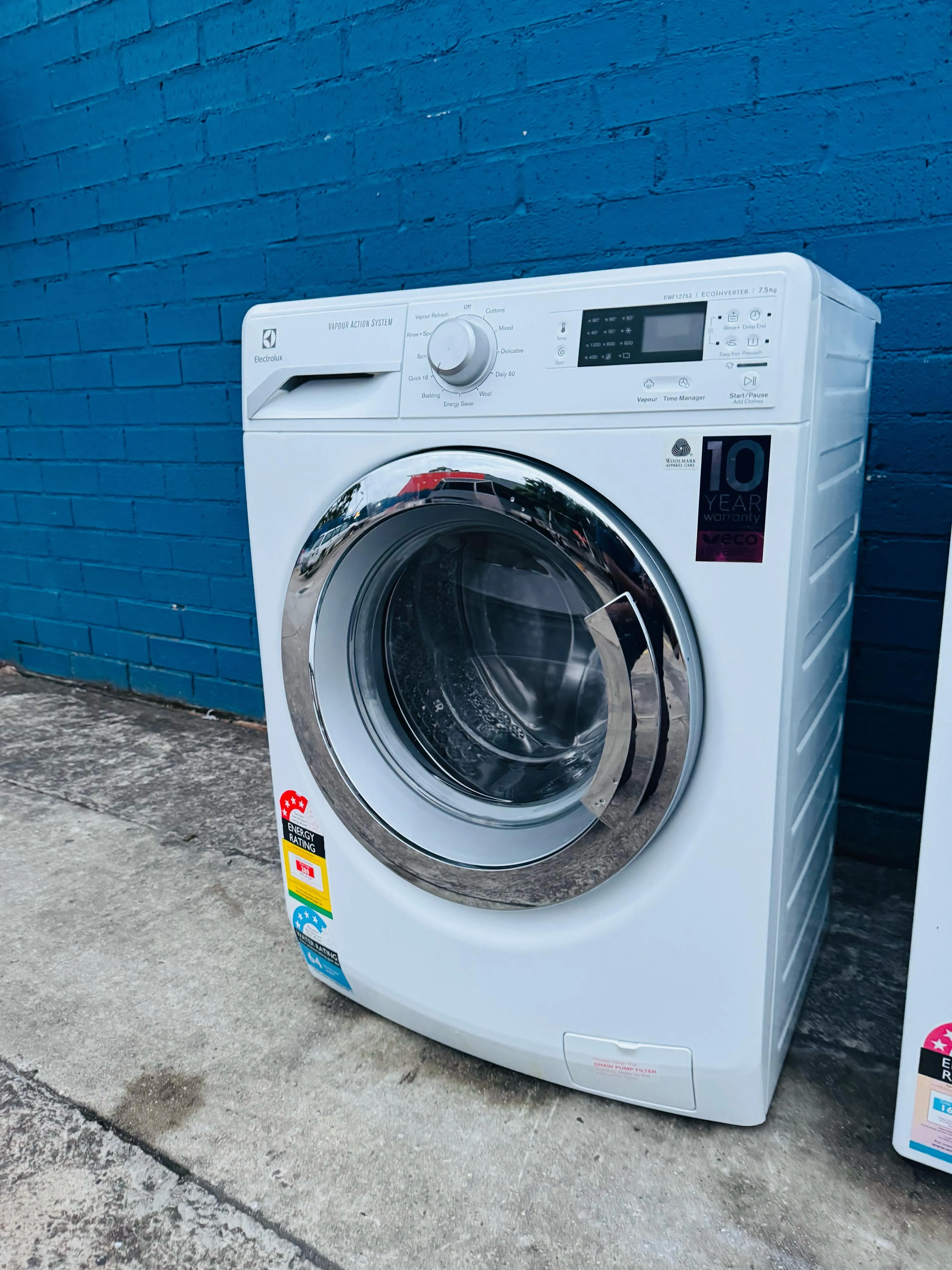 **ELECTROLUX 7.5 KGS FRONT LOADER WASHING MACHINE**