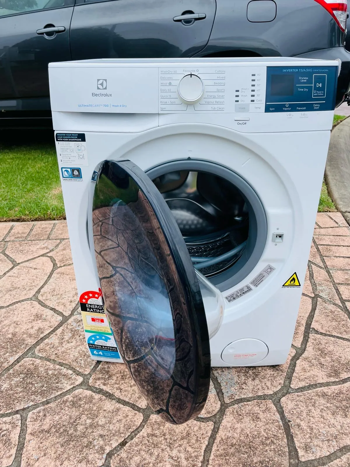 **ELECTROLUX 7.5 KGS WASHER & 4.5 KGS DRYER COMBO**