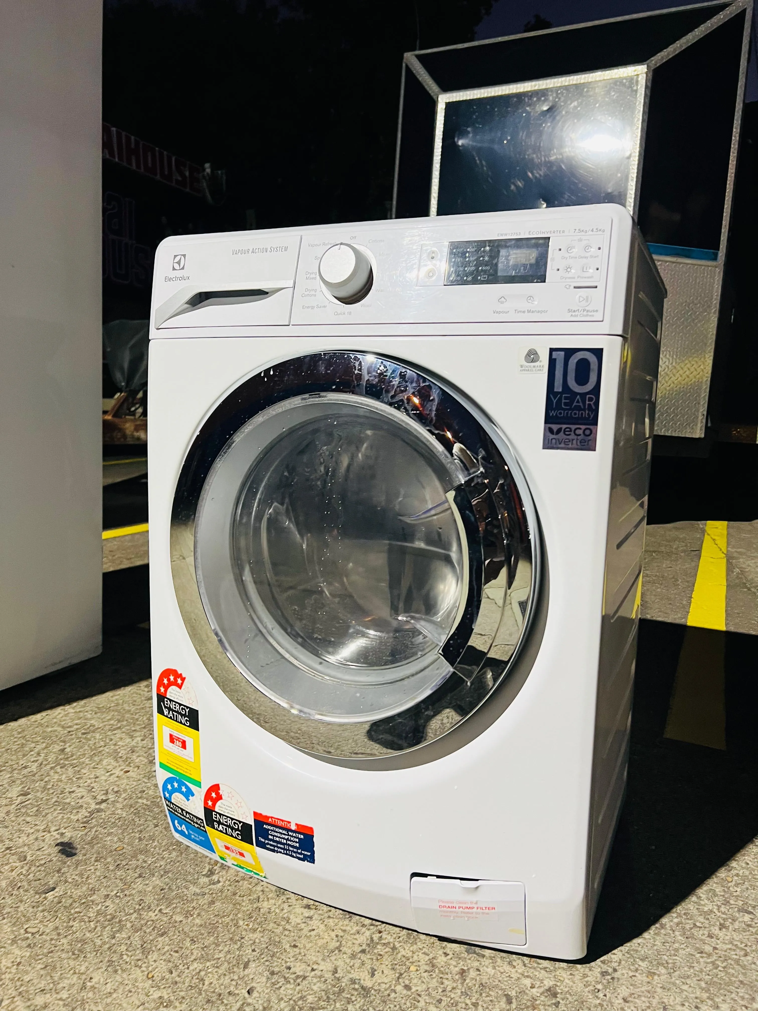 **ELECTROLUX 7.5KGS FRONT LOADER WASHING MACHINE & 4.5 KGS DRYER COMBO**