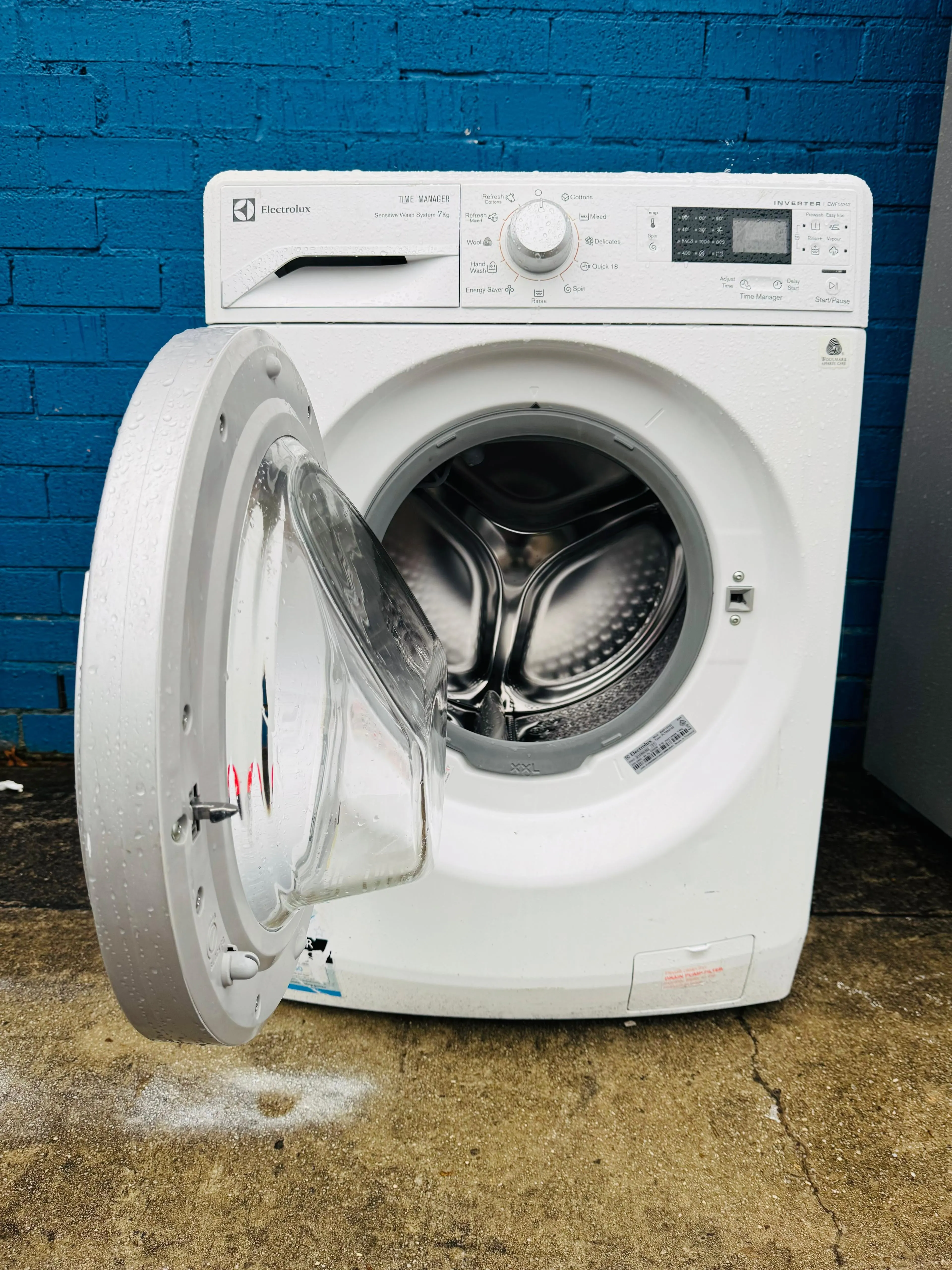 **ELECTROLUX 7KGS FRONT LOADER WASHING MACHINE**