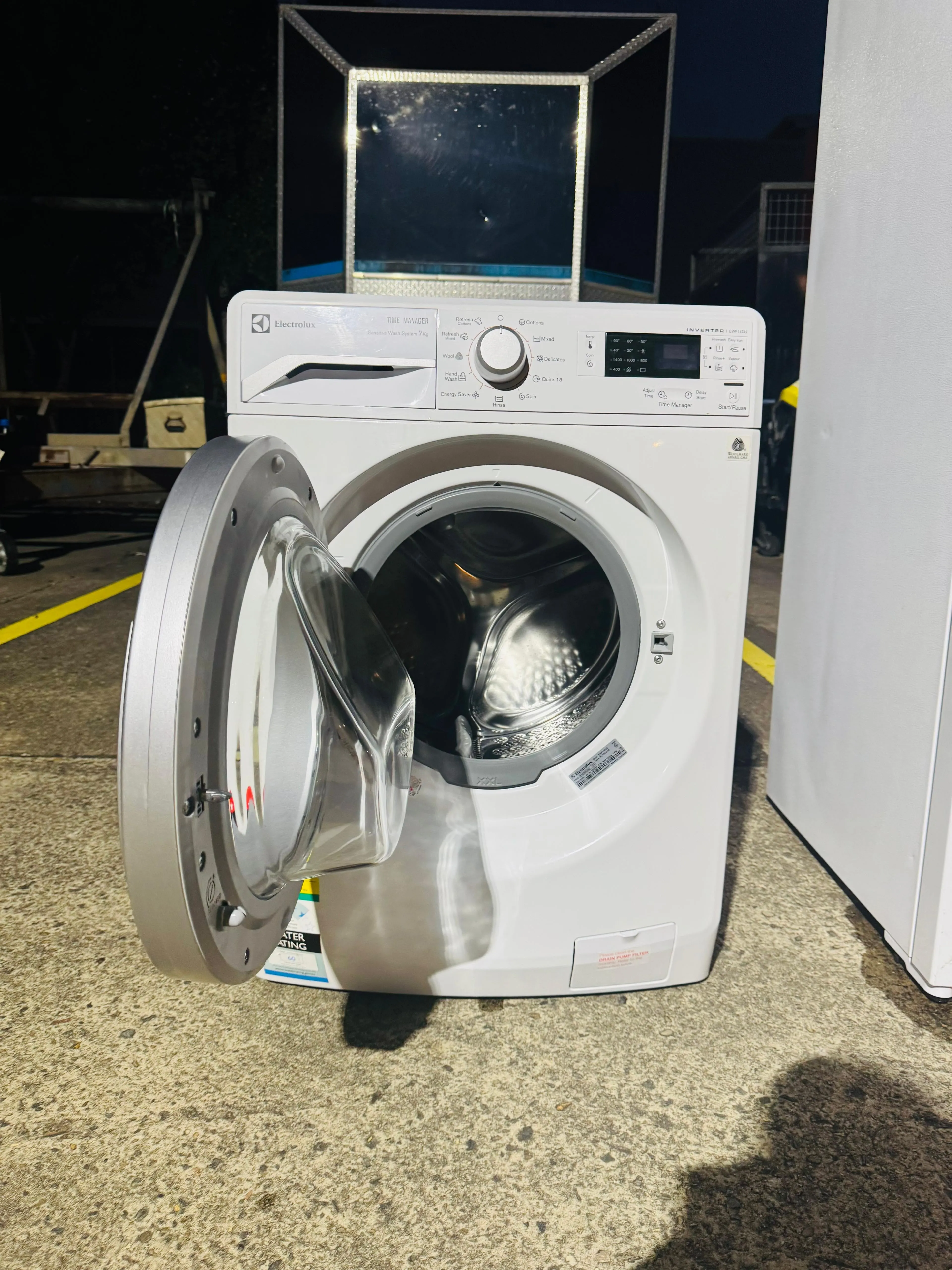 **ELECTROLUX 7KGS FRONT LOADER WASHING MACHINE**
