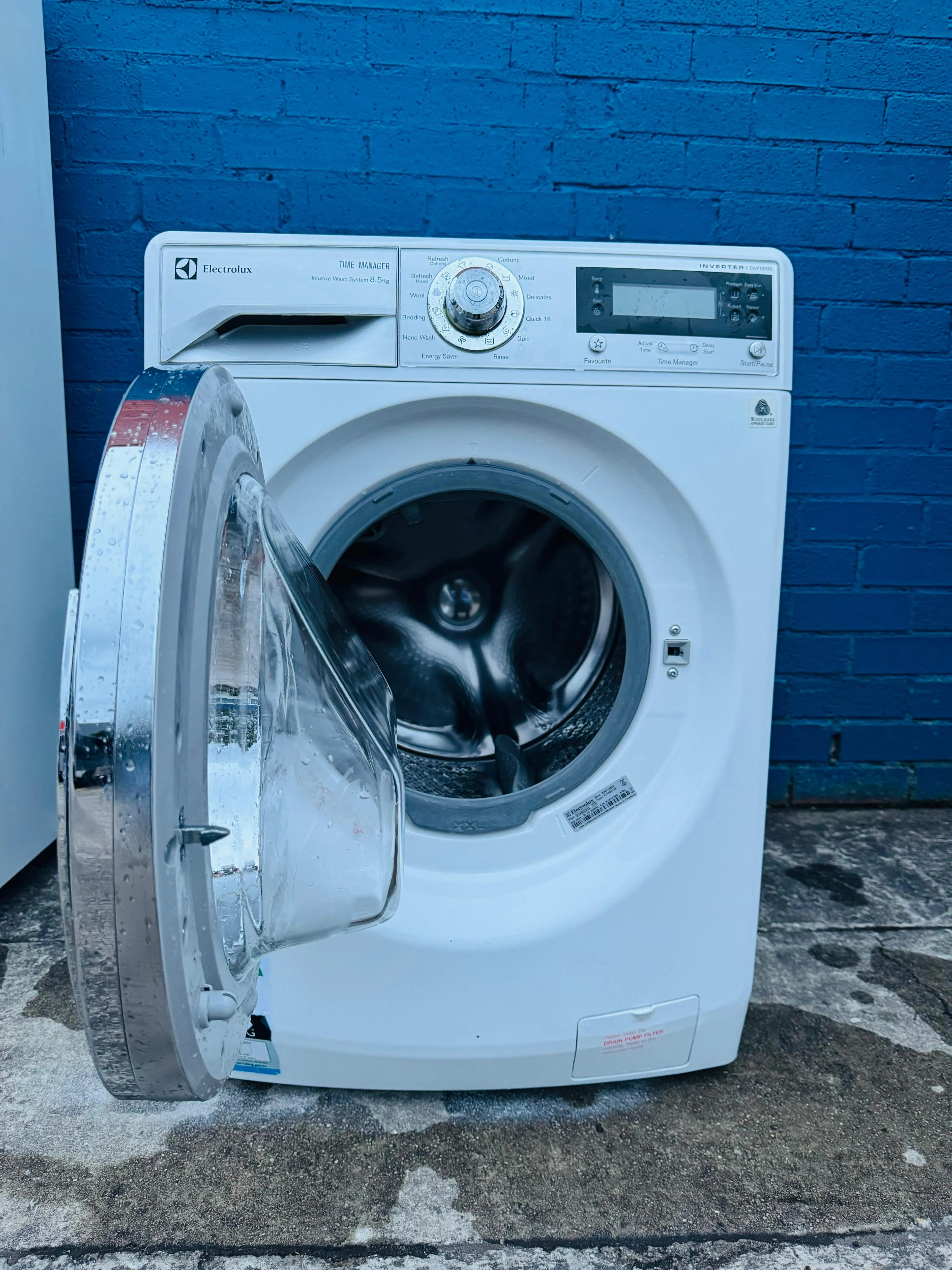 **ELECTROLUX 8.5KGS FRONT LOADER WASHING MACHINE**