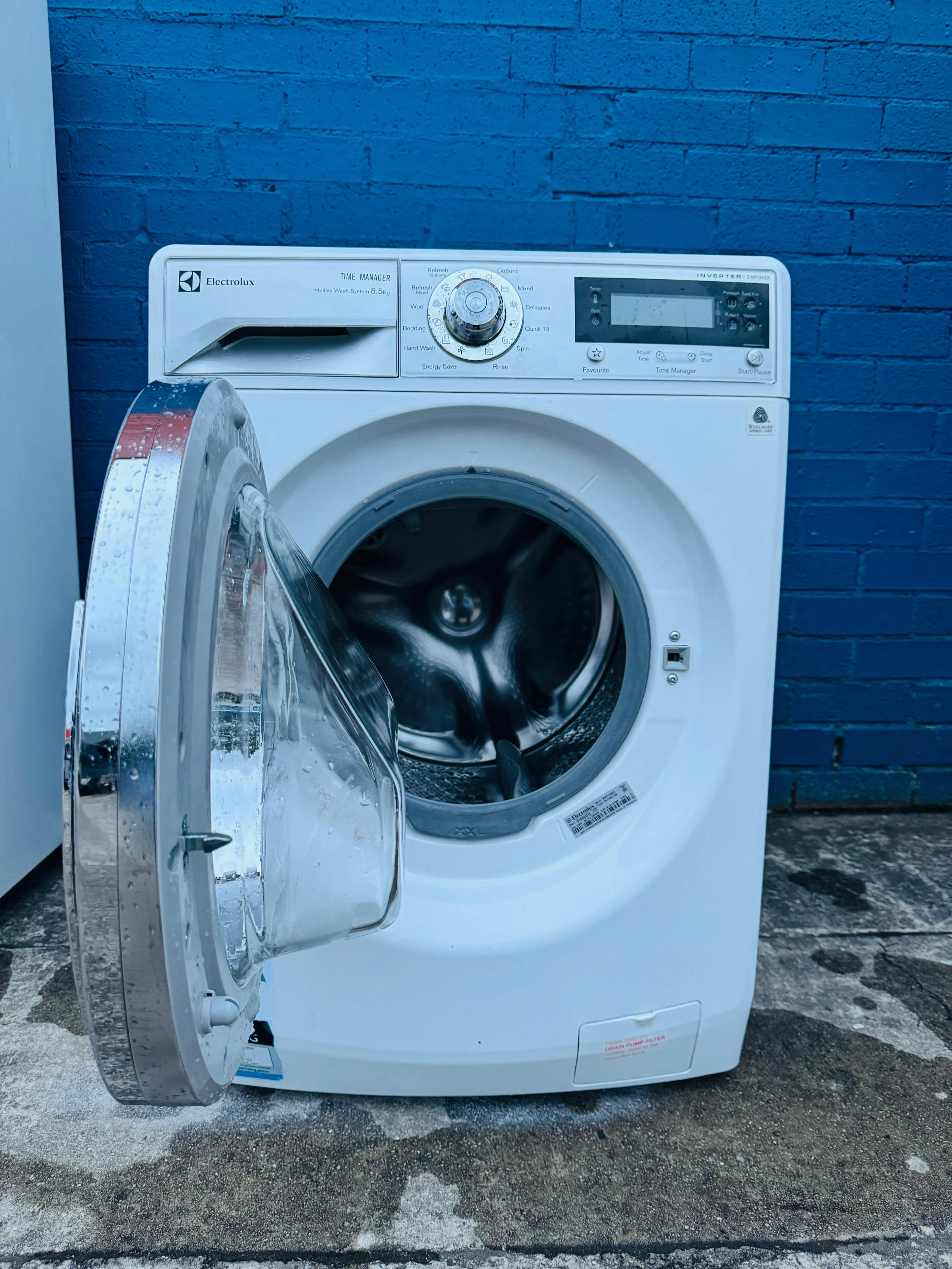 **ELECTROLUX 8.5KGS FRONT LOADER WASHING MACHINE**