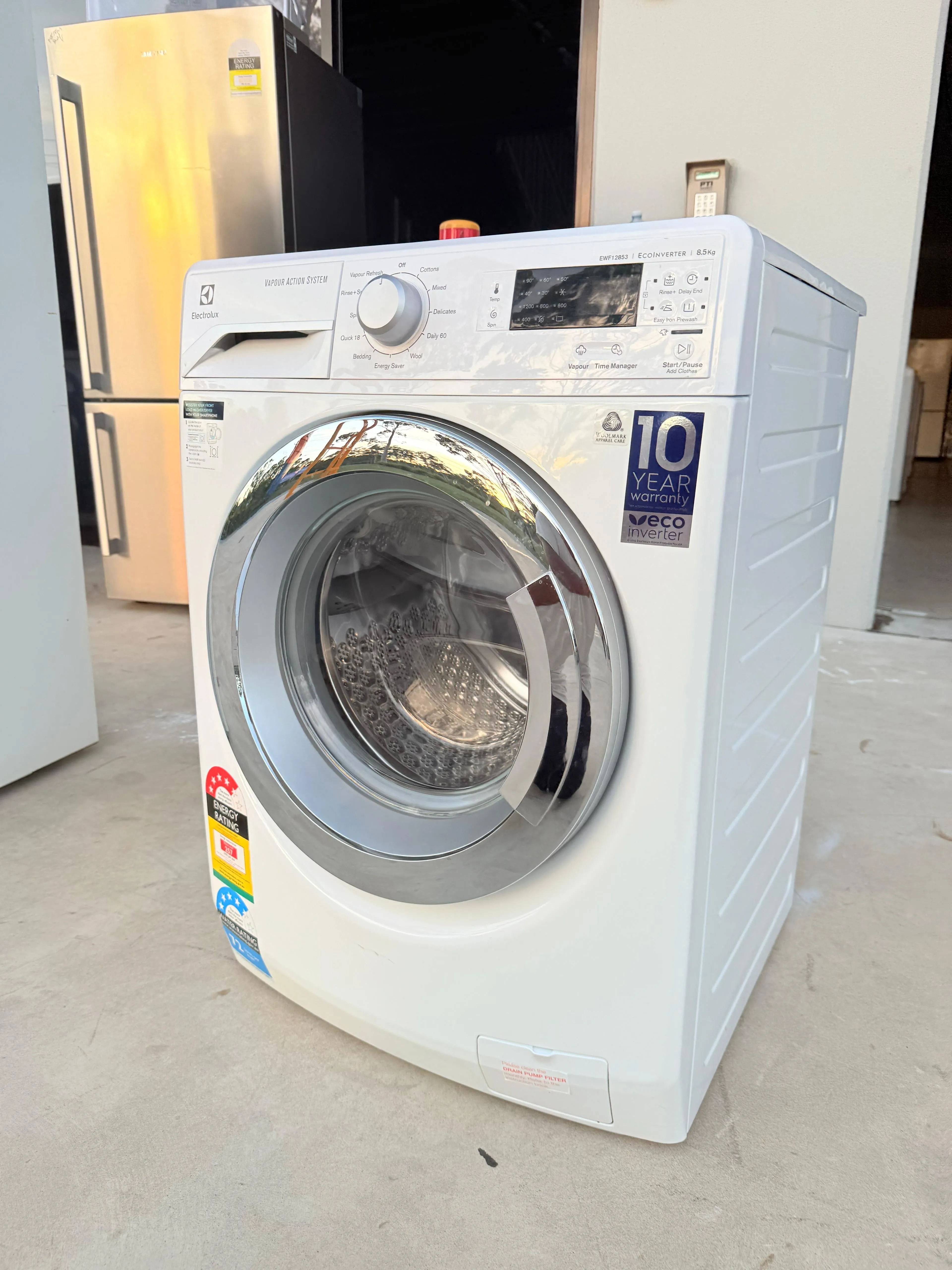 **ELECTROLUX 8.5KGS FRONT LOADER WASHING MACHINE**