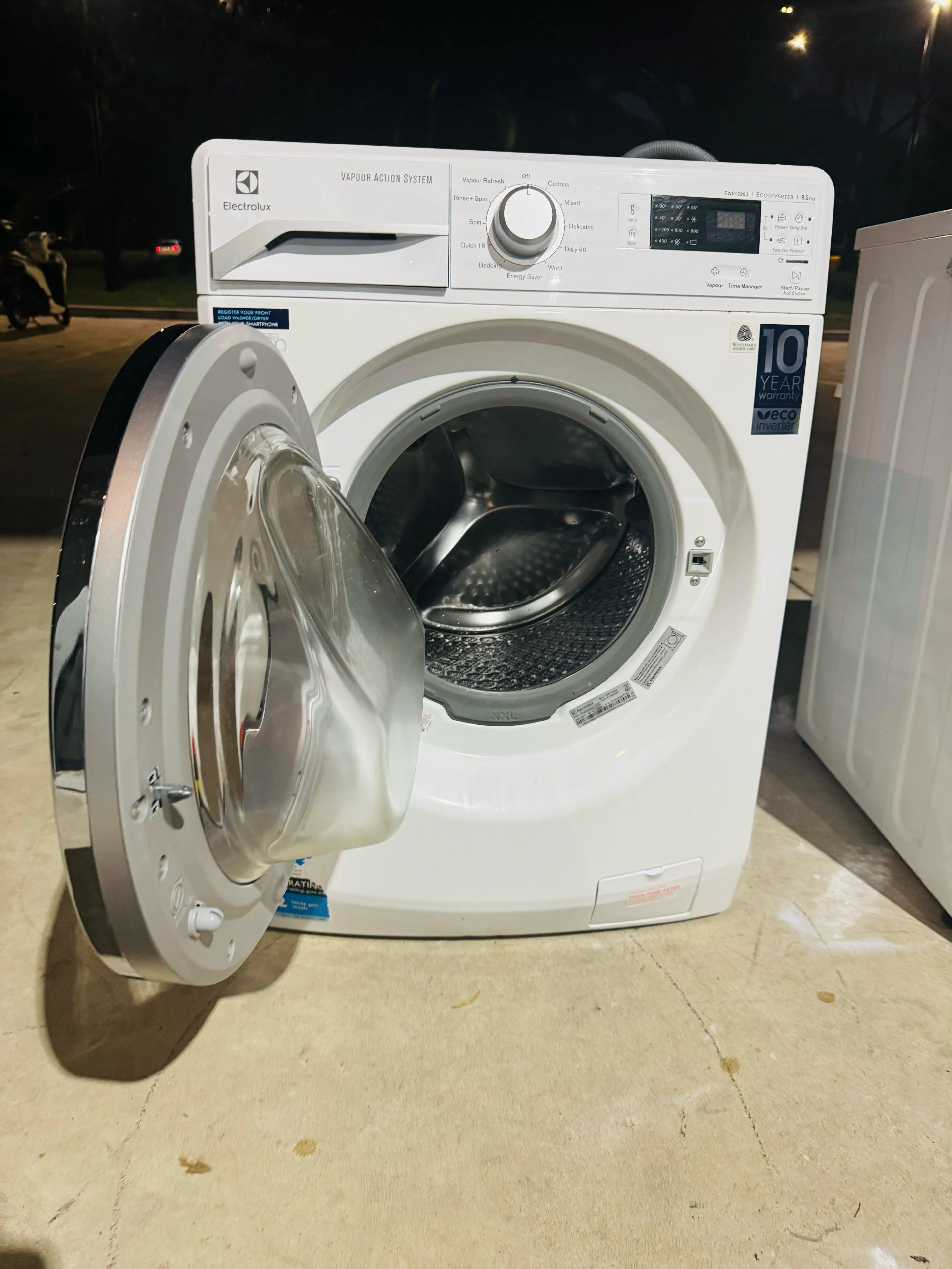**ELECTROLUX 8.5KGS FRONT LOADER WASHING MACHINE**