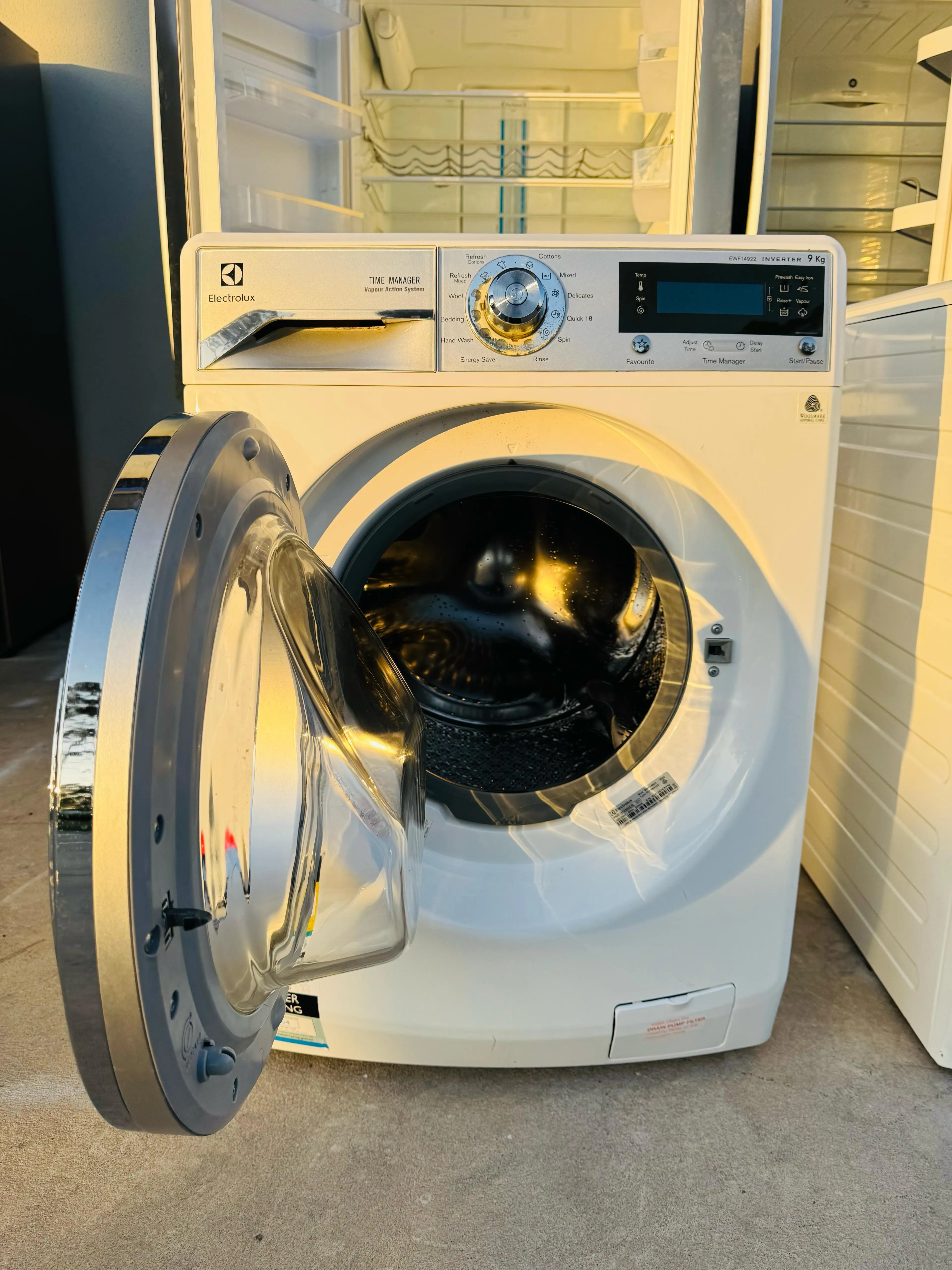**ELECTROLUX 9KGS FRONT LOADER WASHING MACHINE** FREE DELIVERY