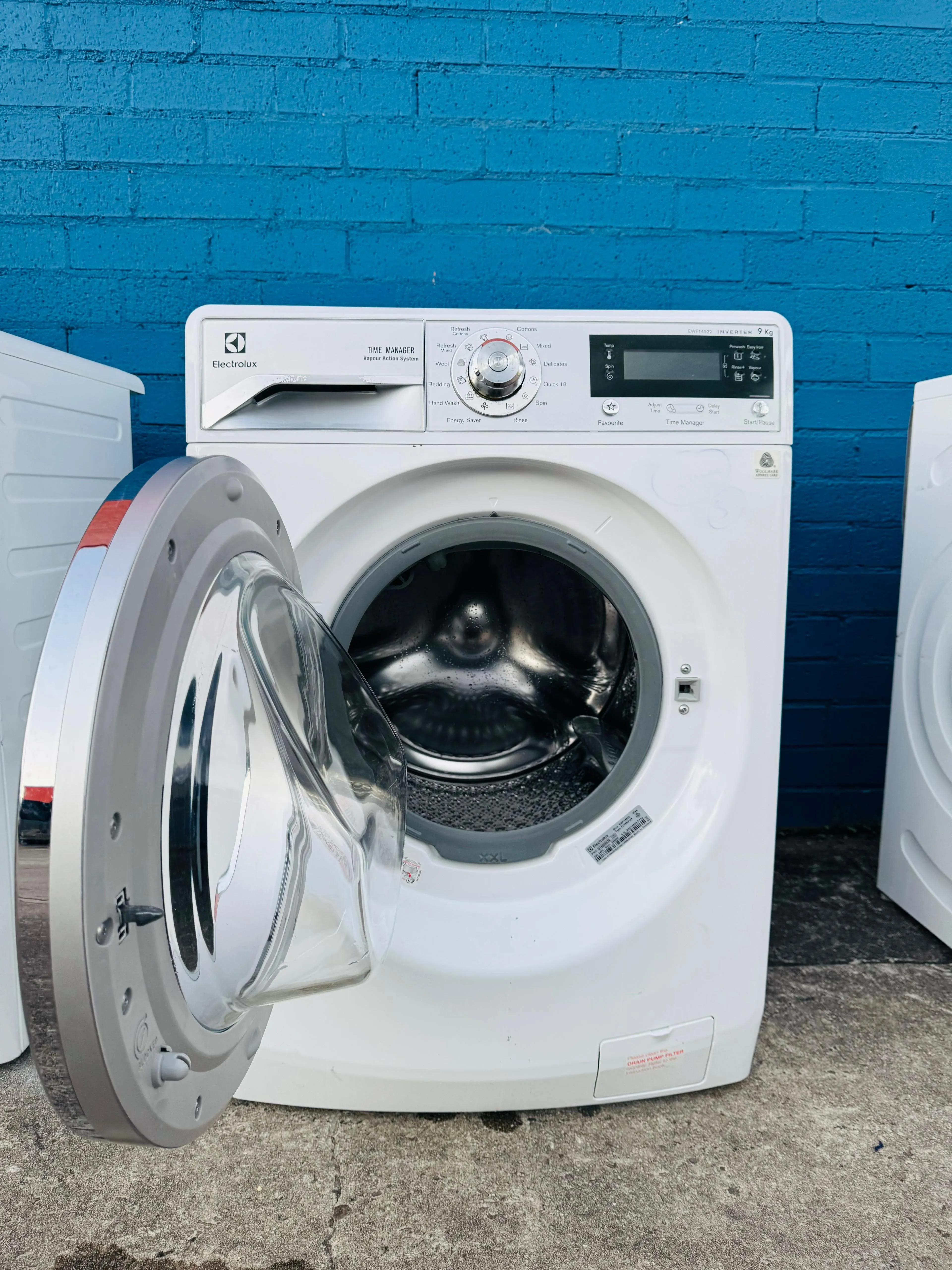 **ELECTROLUX 9KGS FRONT LOADER WASHING MACHINE**