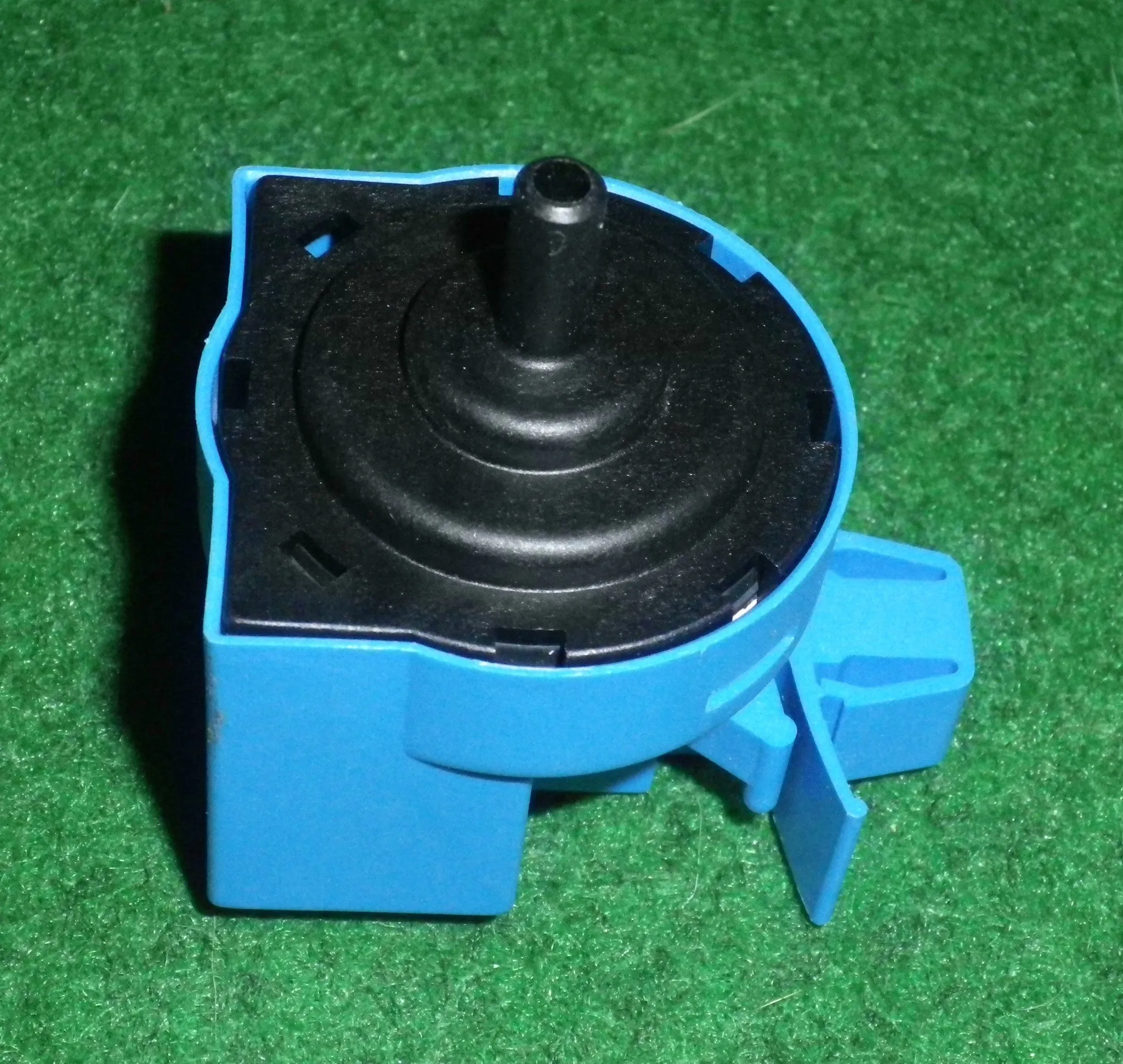 Electrolux EWF1282 Front Loader Washer Pressure Switch - Part # 132516201