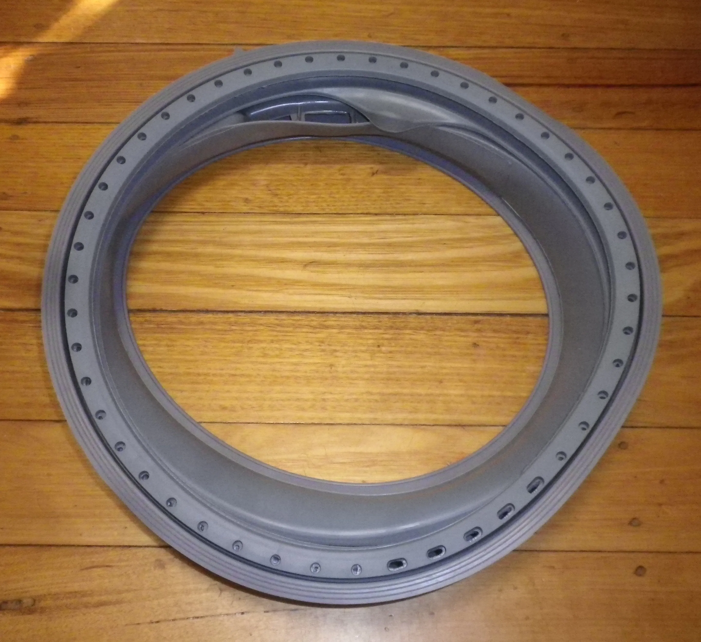 Electrolux WWF1274, Simpson SWF14743 Front Loader Door Gasket - Part # 4055690756