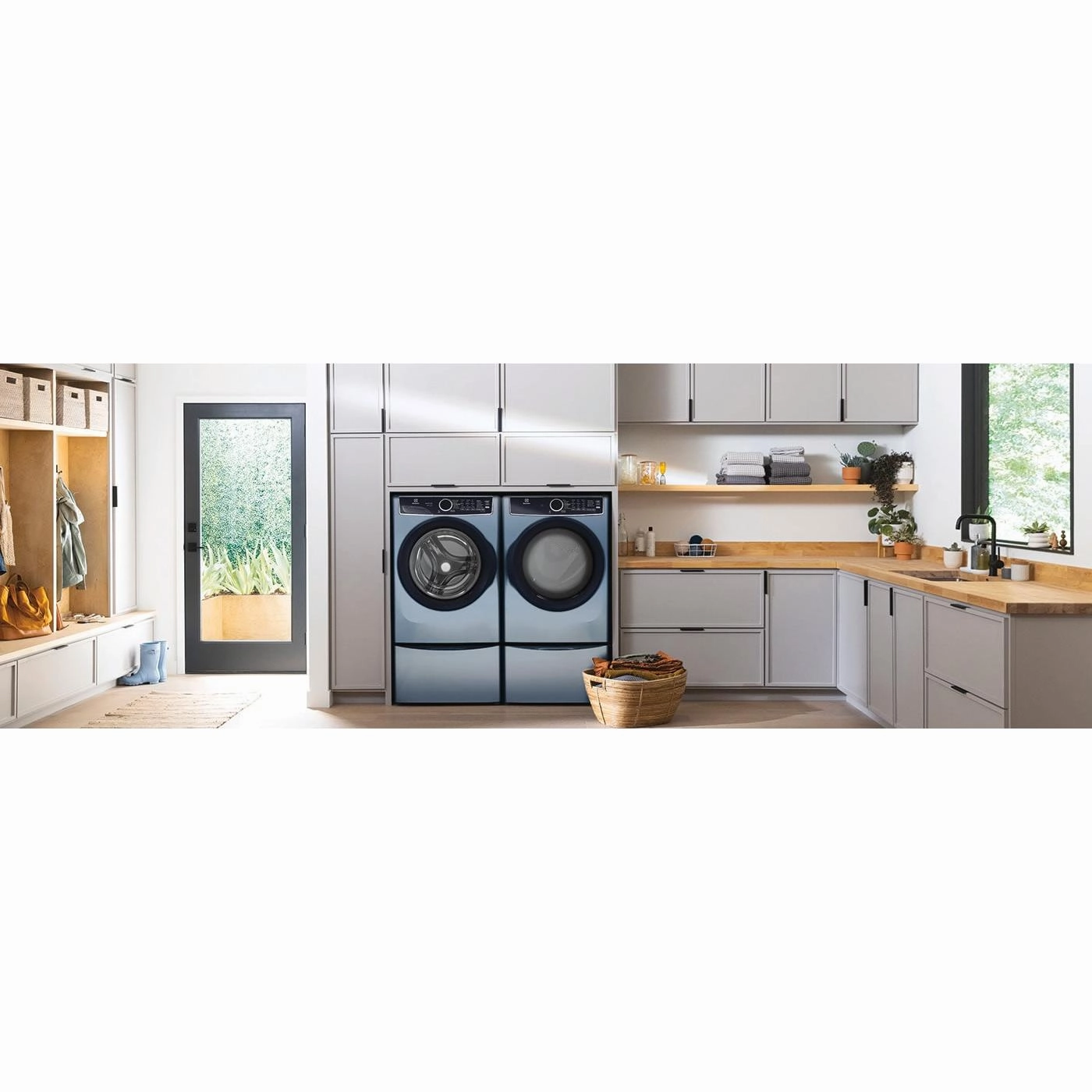 Electrolux 8.0 cu. ft. Electric Electric Dryer with Instant Refresh ELFE743CAG
