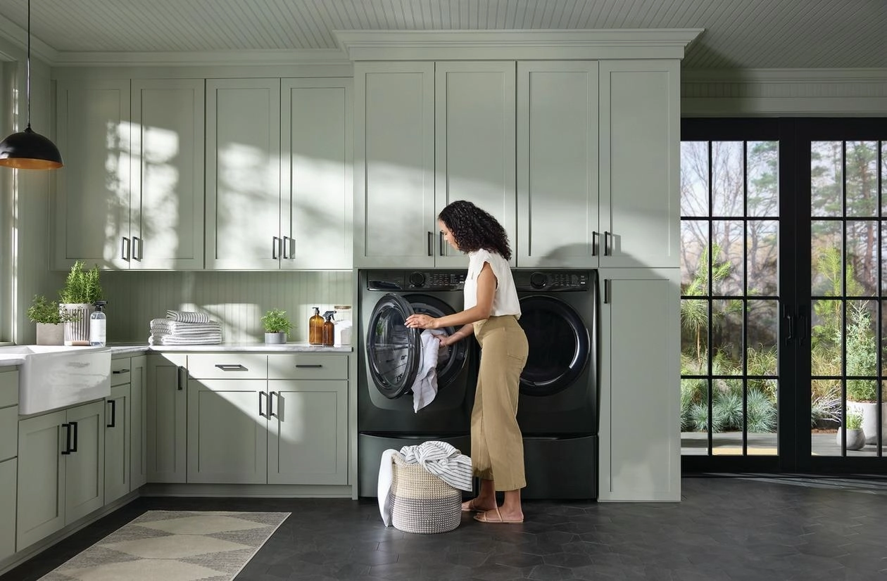 Electrolux ELFG7738AA Electrolux Front Load Perfect Steam&#8482; Gas Dryer With Luxcare Dry And Instant Refresh - 8.0 Cu. Ft.