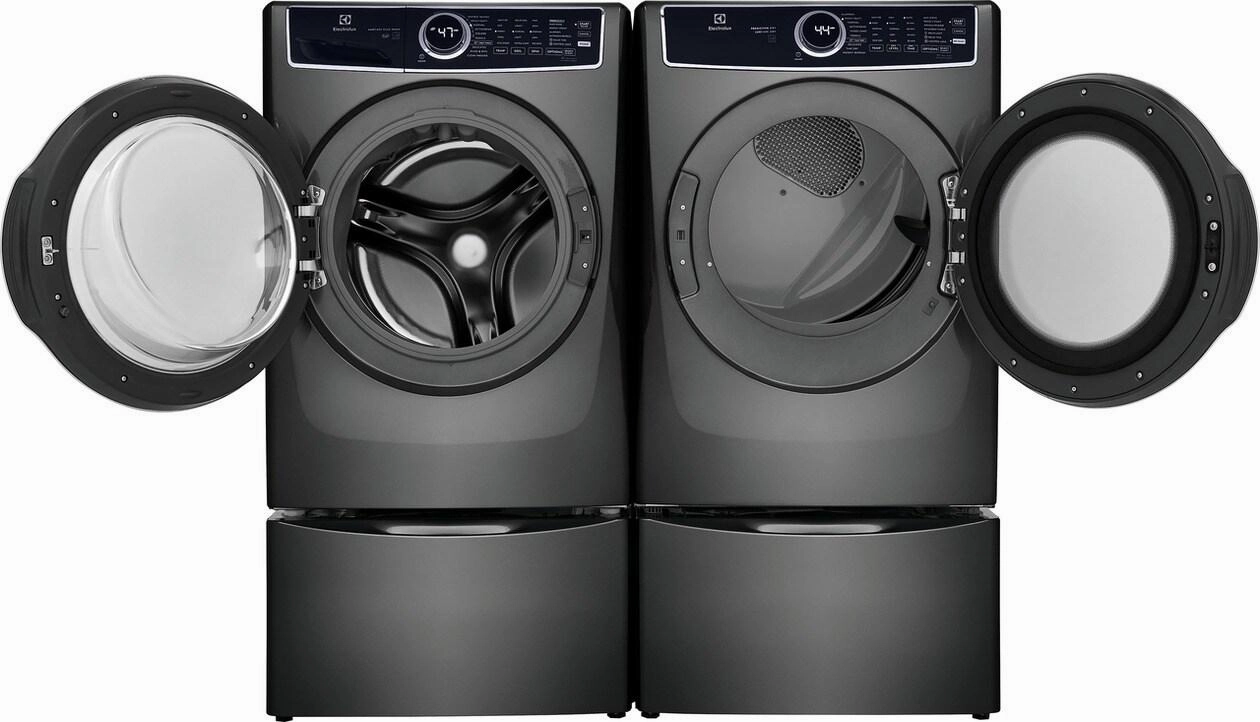 Electrolux Front Load Perfect Steam(TM) Gas Dryer with Predictive Dry(TM) and Instant Refresh - 8.0 Cu. Ft. - (ELFG7537AT)
