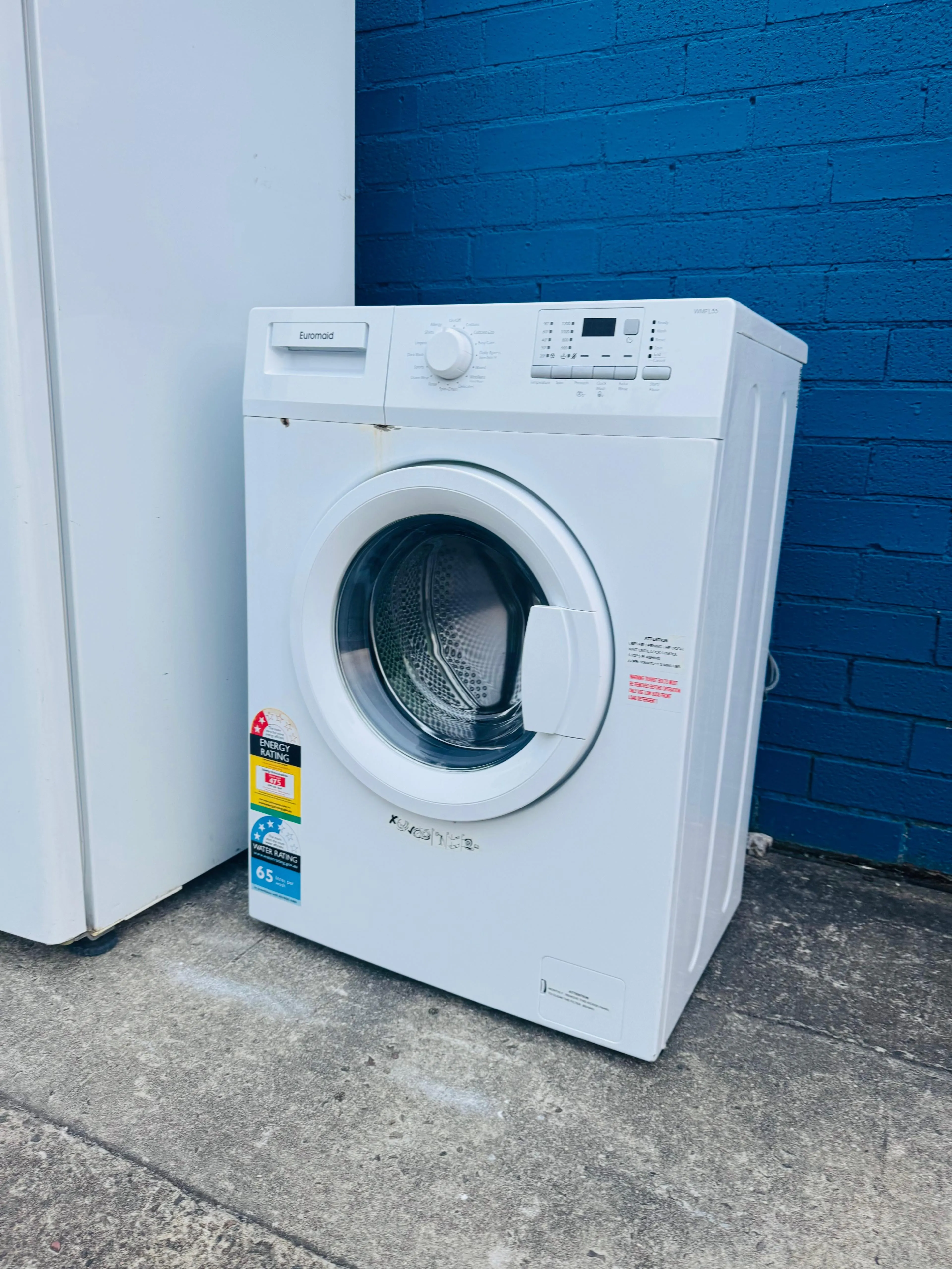 **EUROMAID 5.5KGS FRONT LOADER WASHING MACHINE**