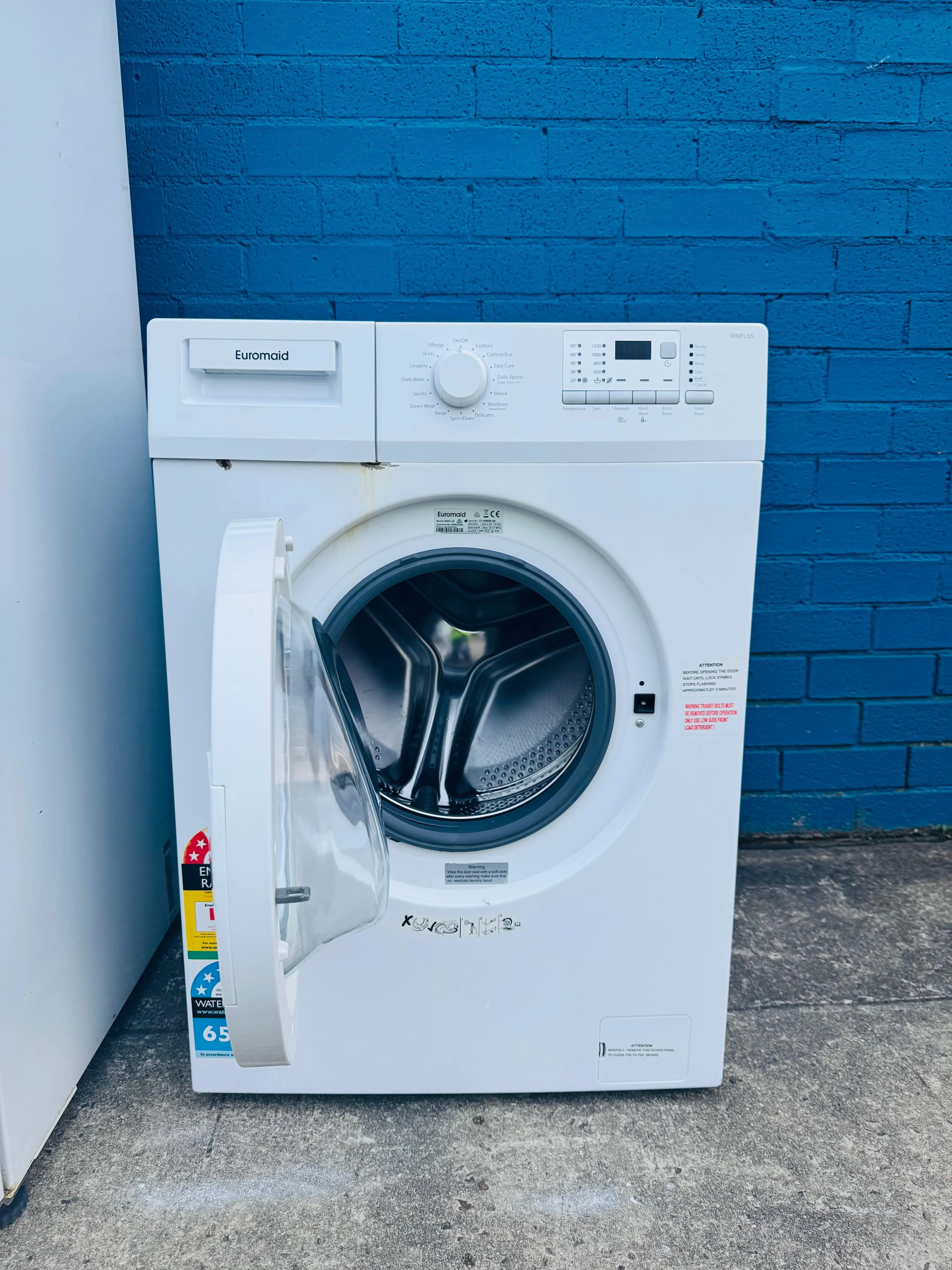 **EUROMAID 5.5KGS FRONT LOADER WASHING MACHINE**