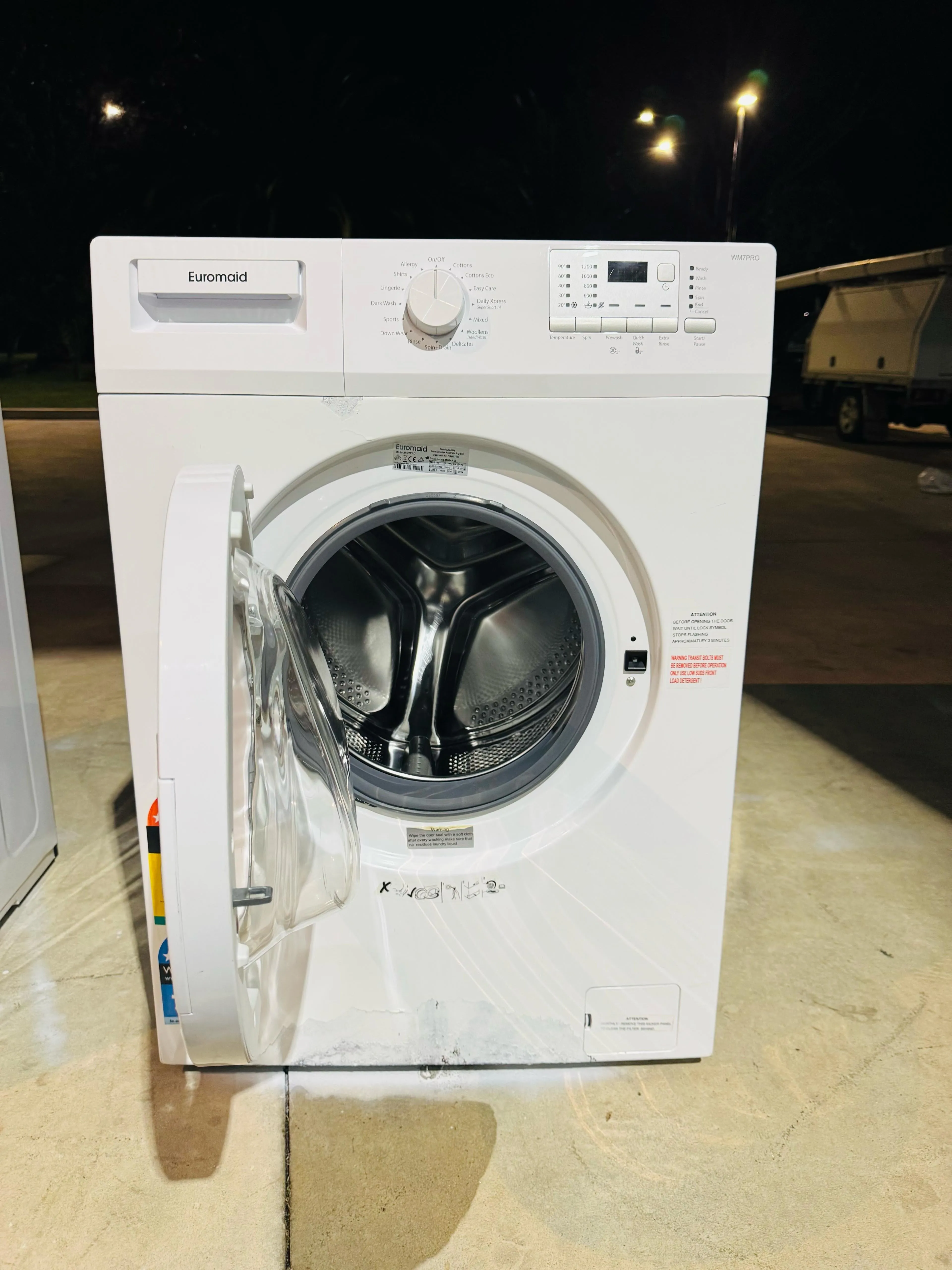 **EUROMAID 7 KGS FRONT LOADER WASHING MACHINE**