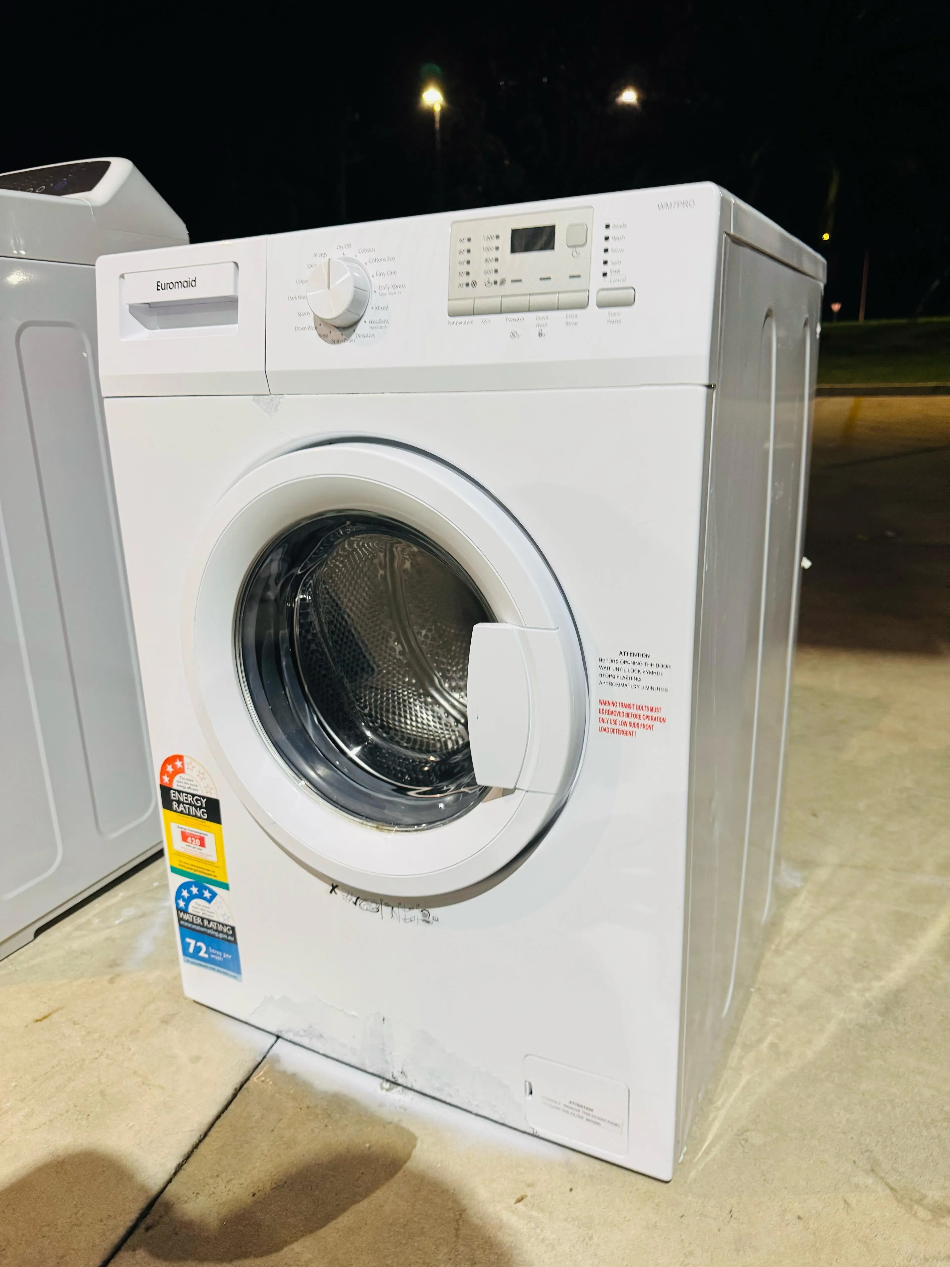 **EUROMAID 7 KGS FRONT LOADER WASHING MACHINE**