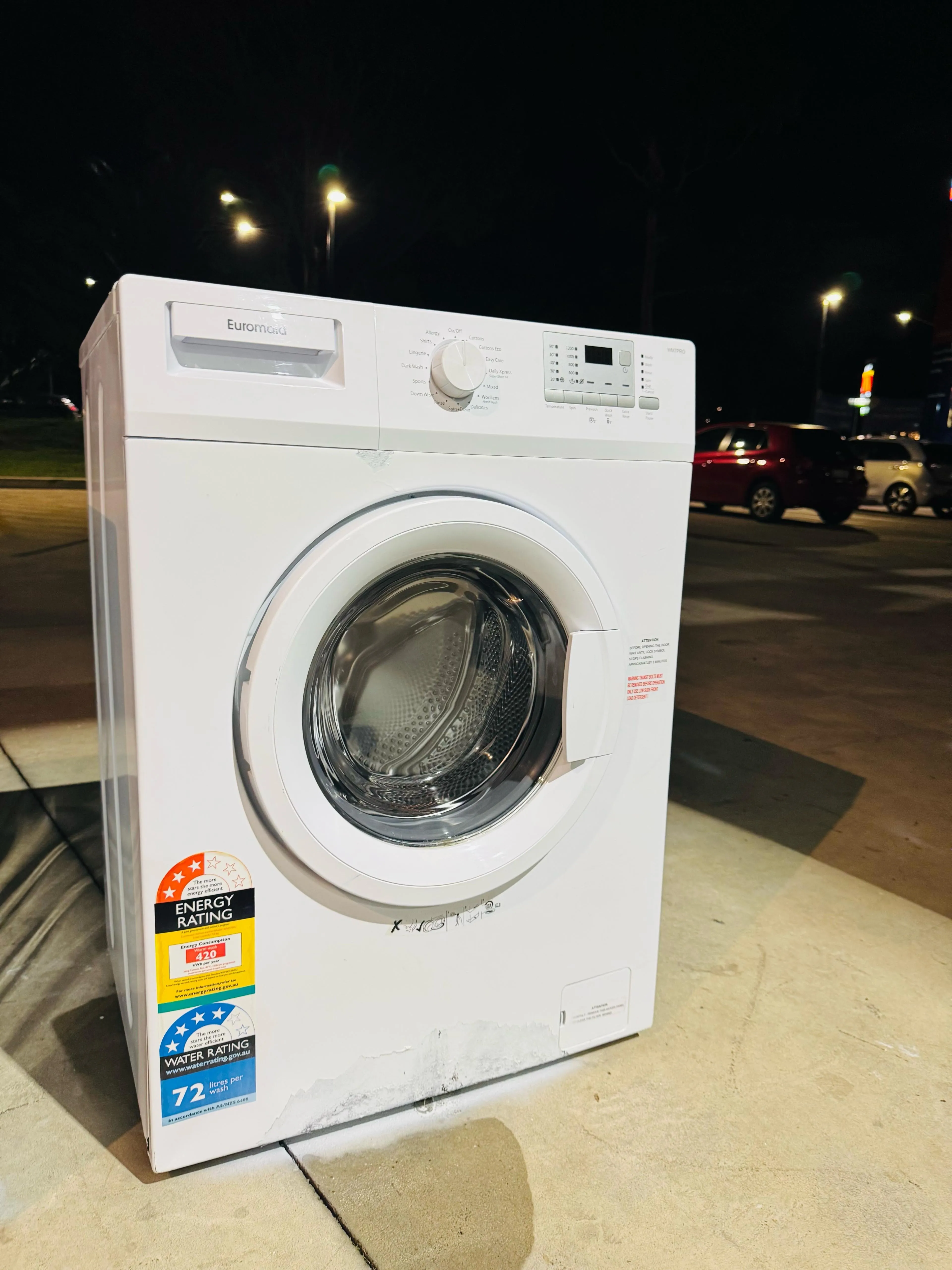 **EUROMAID 7 KGS FRONT LOADER WASHING MACHINE**