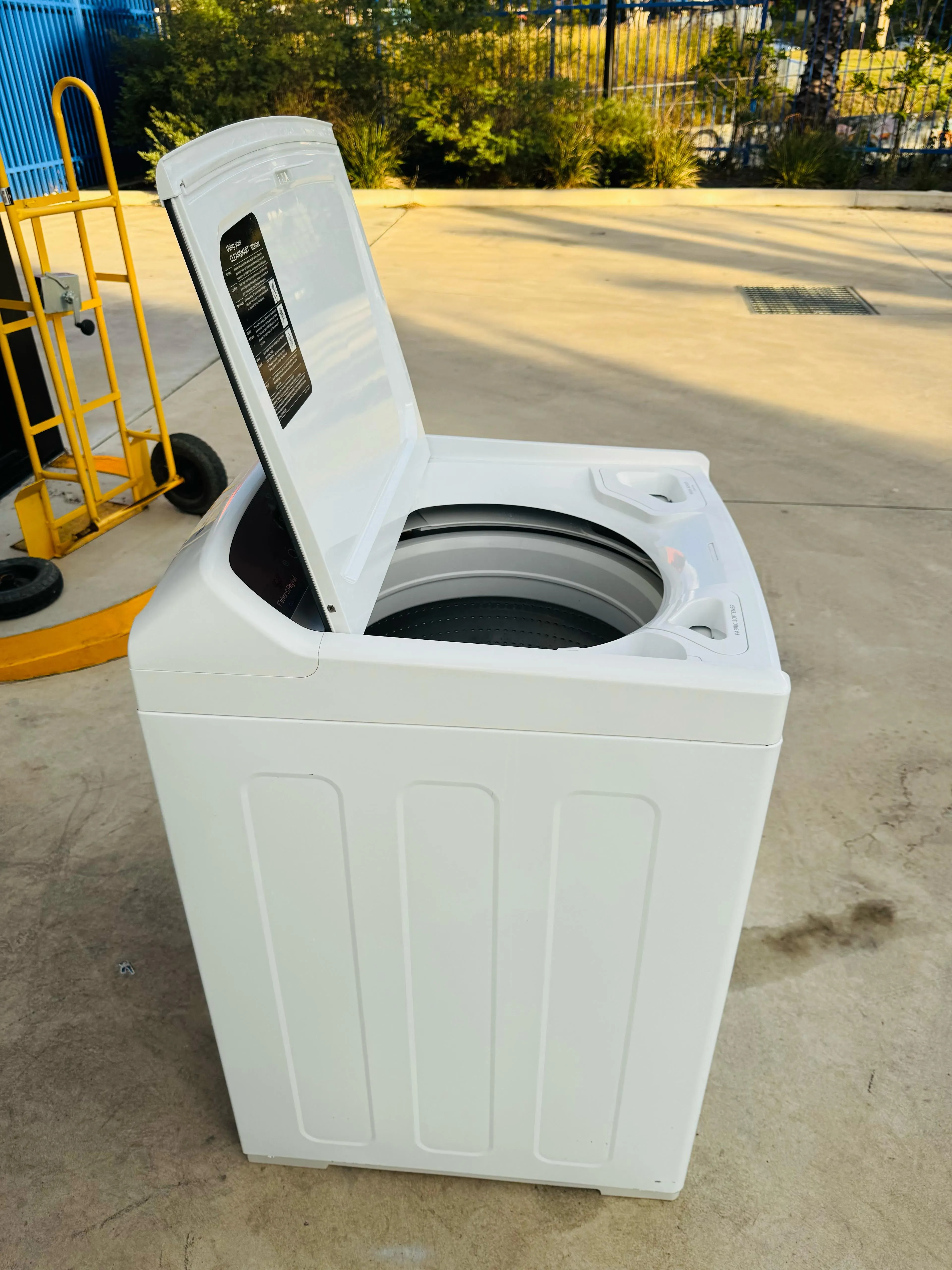 **FISHER & PAYKEL 10 KGS TOP LOADER WASHING MACHINE**
