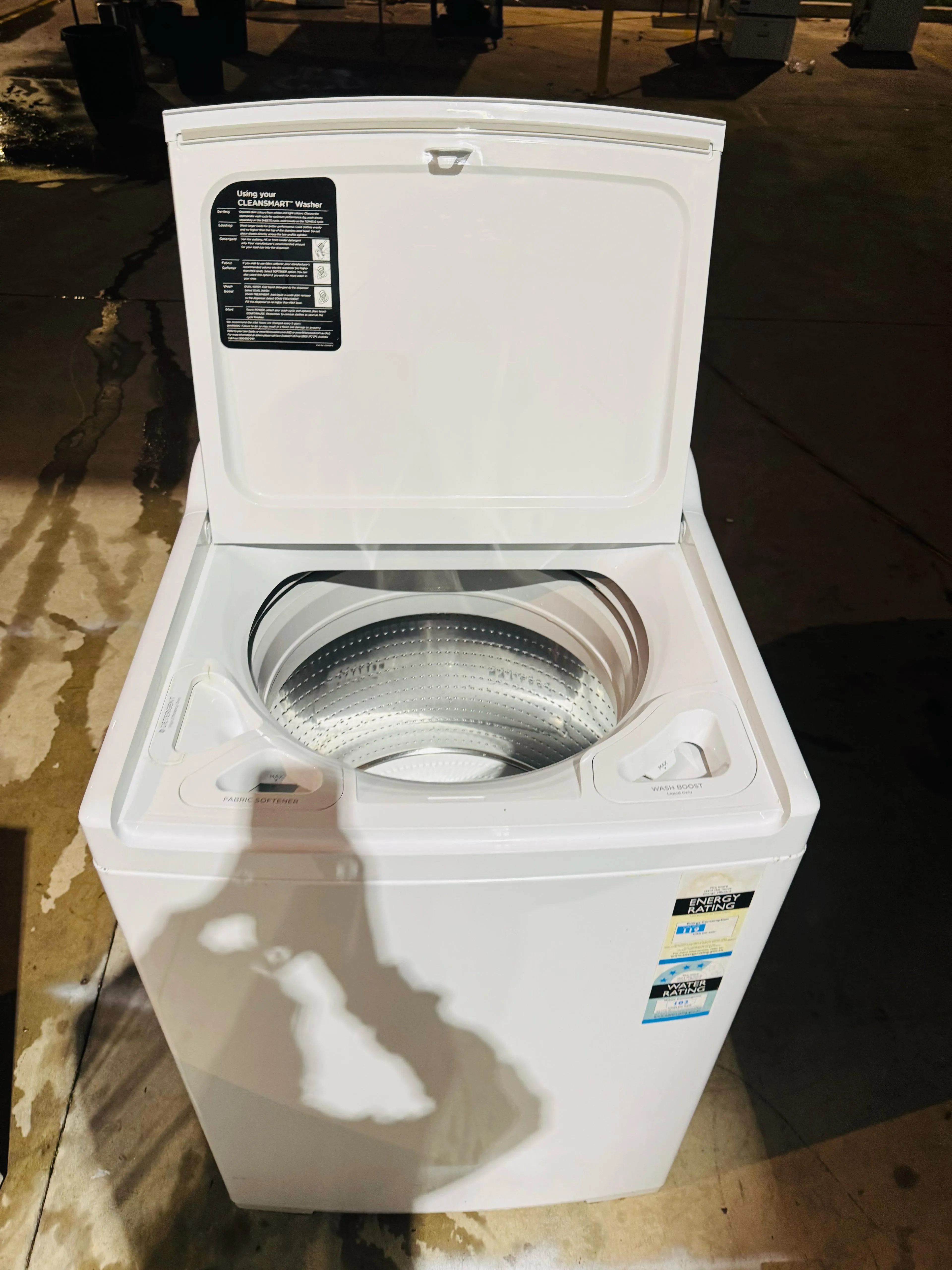 **FISHER & PAYKEL 10KGS  TOP LOADER WASHING MACHINE** FREE DELIVERY