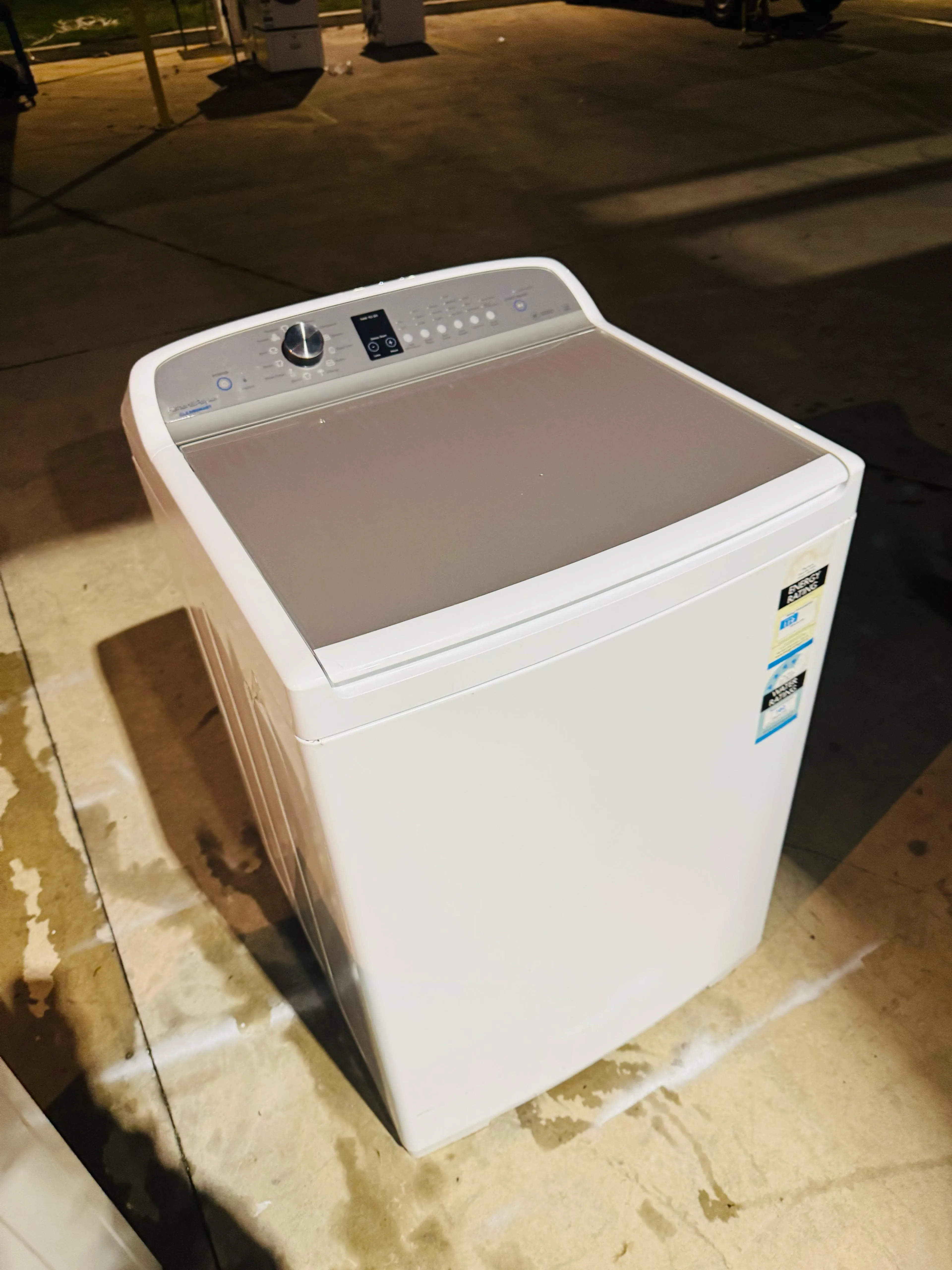 **FISHER & PAYKEL 10KGS  TOP LOADER WASHING MACHINE** FREE DELIVERY