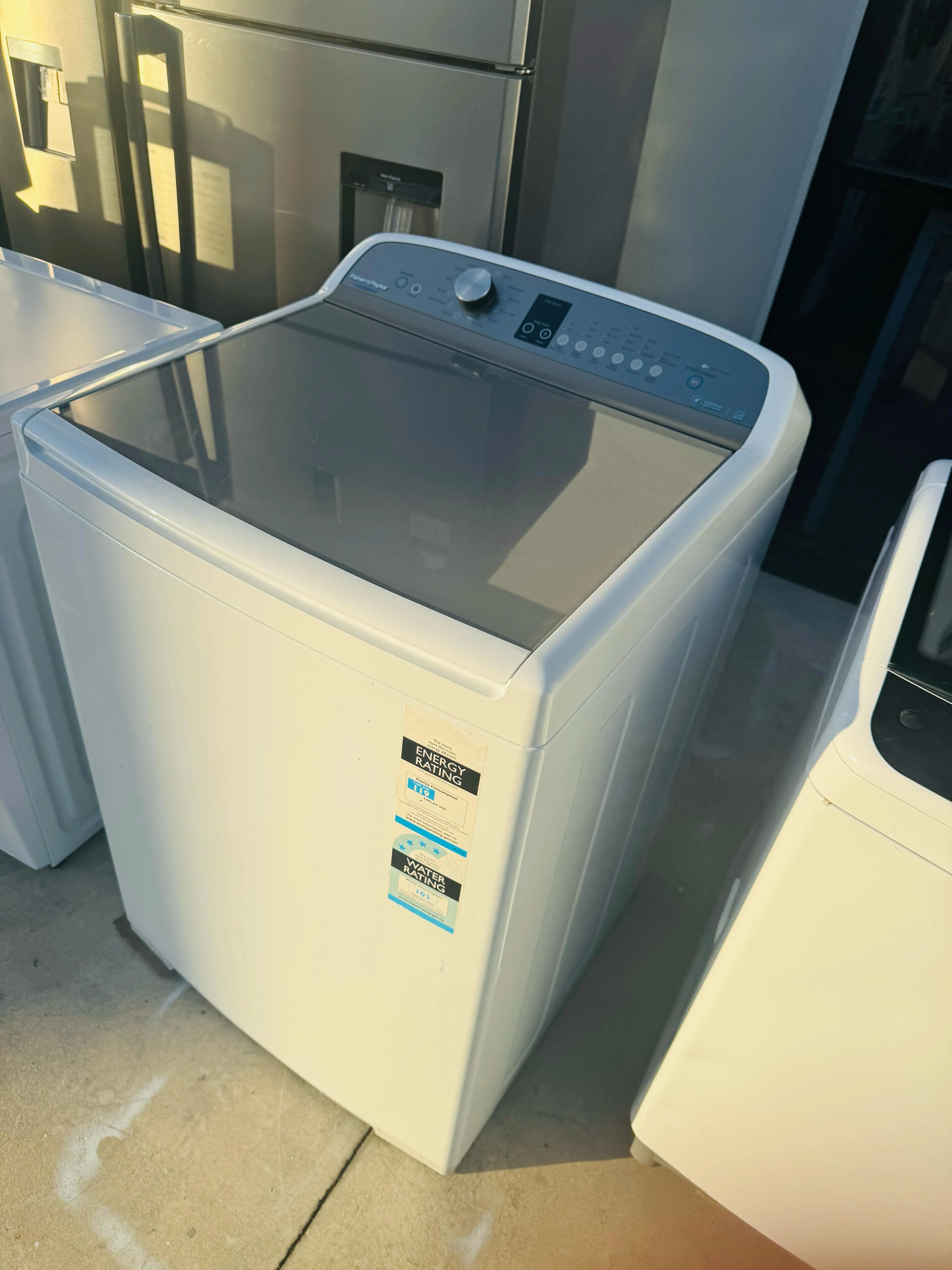 **FISHER & PAYKEL 10KGS  TOP LOADER WASHING MACHINE** FREE DELIVERY