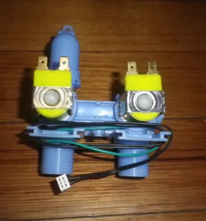 Fisher & Paykel 24Volt GW/IW Dual Blue Inlet Valve with Temp Sensor - Part # FP429657P