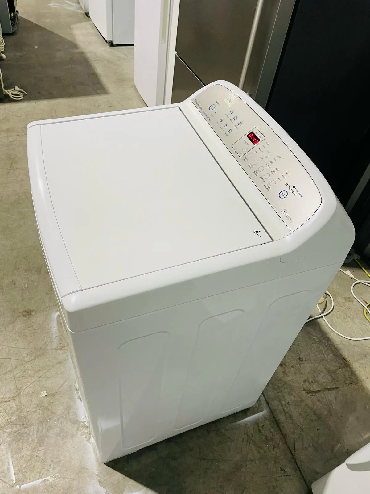**FISHER & PAYKEL 7 KGS TOP LOADER WASHING MACHINE (E)**