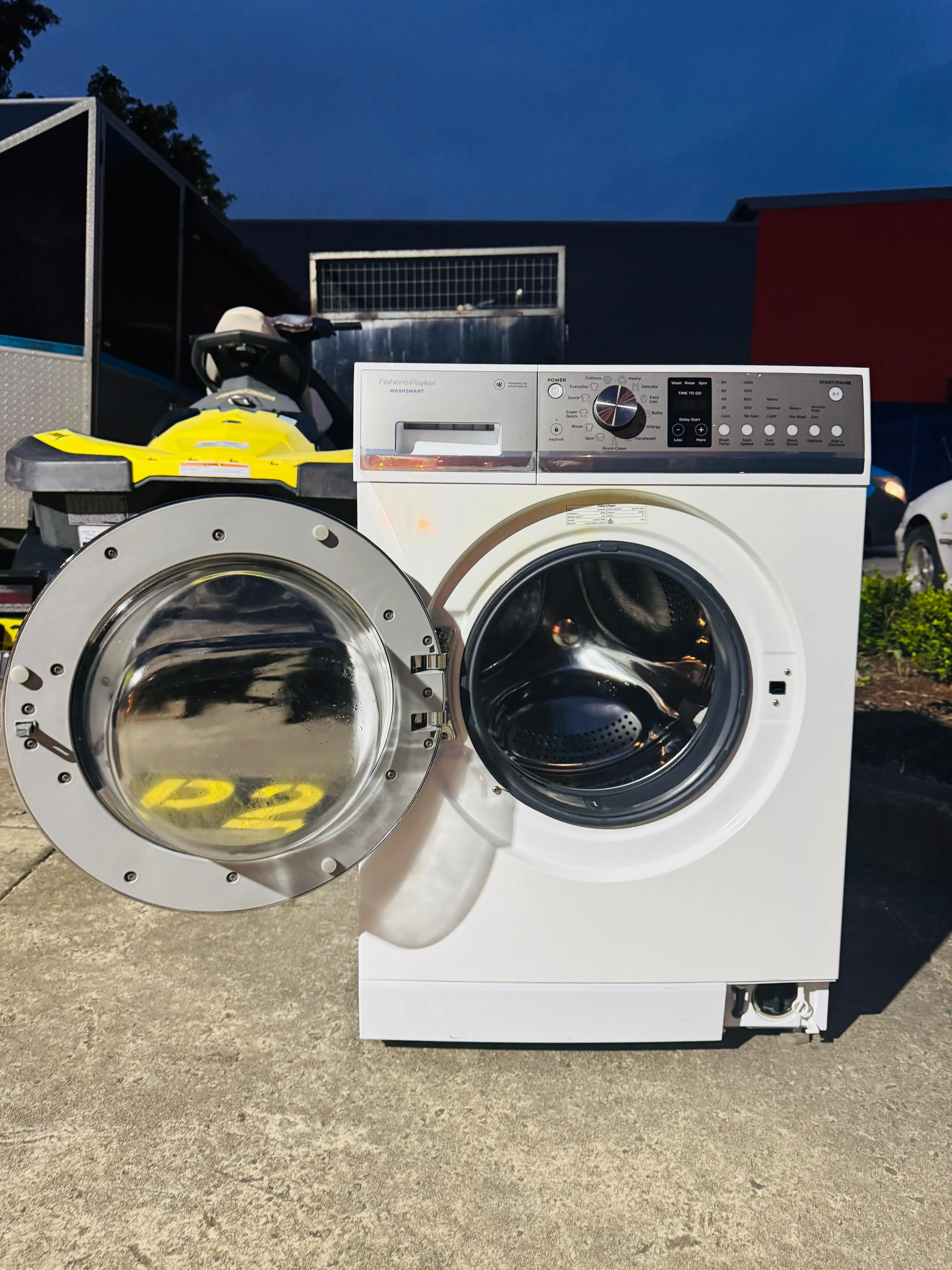 **FISHER & PAYKEL 7.5KGS FRONT LOADER WASHING MACHINE**