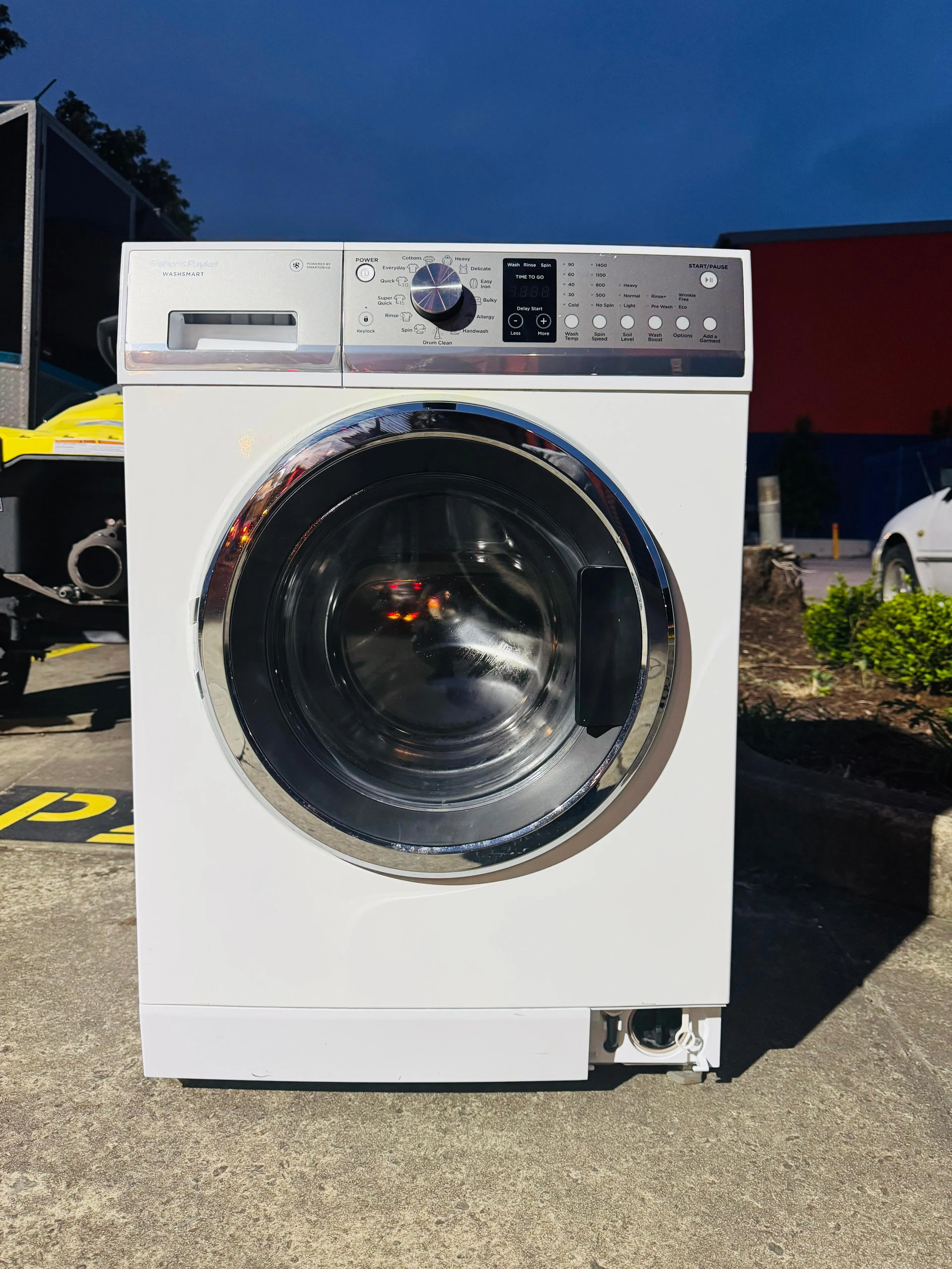 **FISHER & PAYKEL 7.5KGS FRONT LOADER WASHING MACHINE**