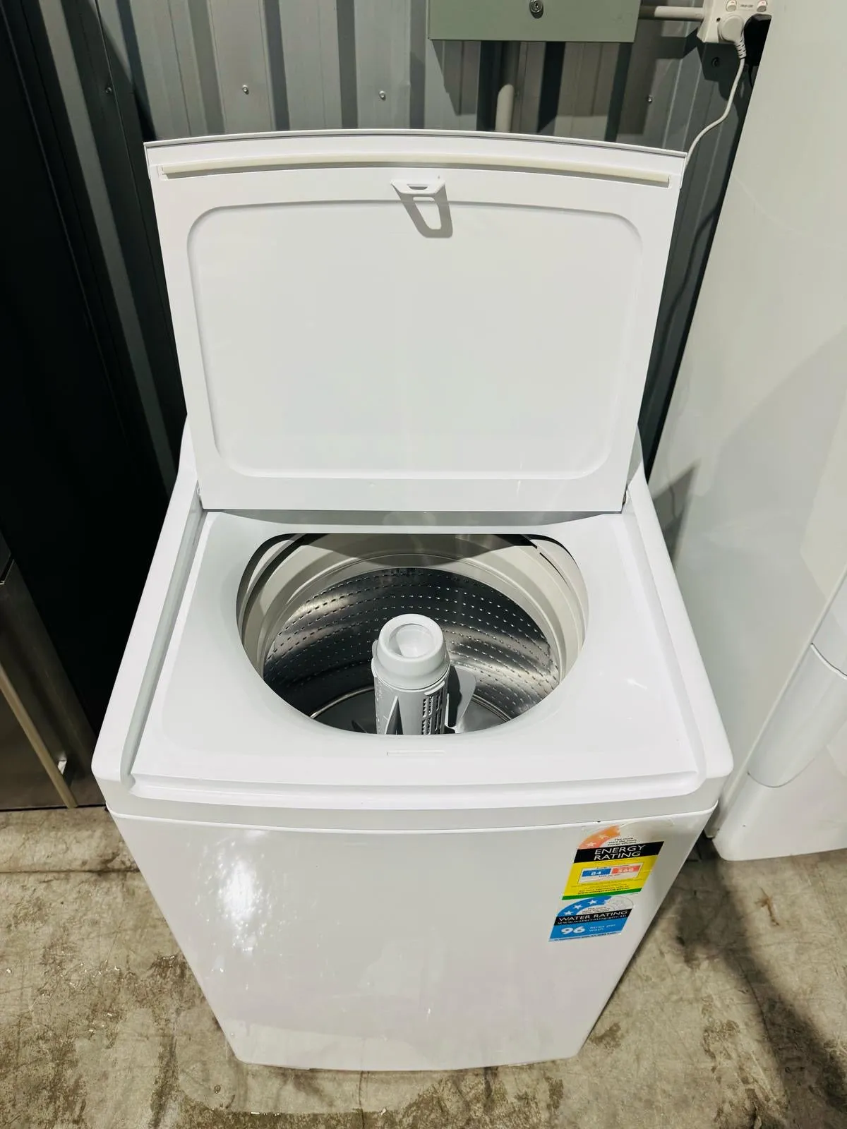 **FISHER & PAYKEL 8.5 KGS TOP LOADER WASHING MACHINE (B)**