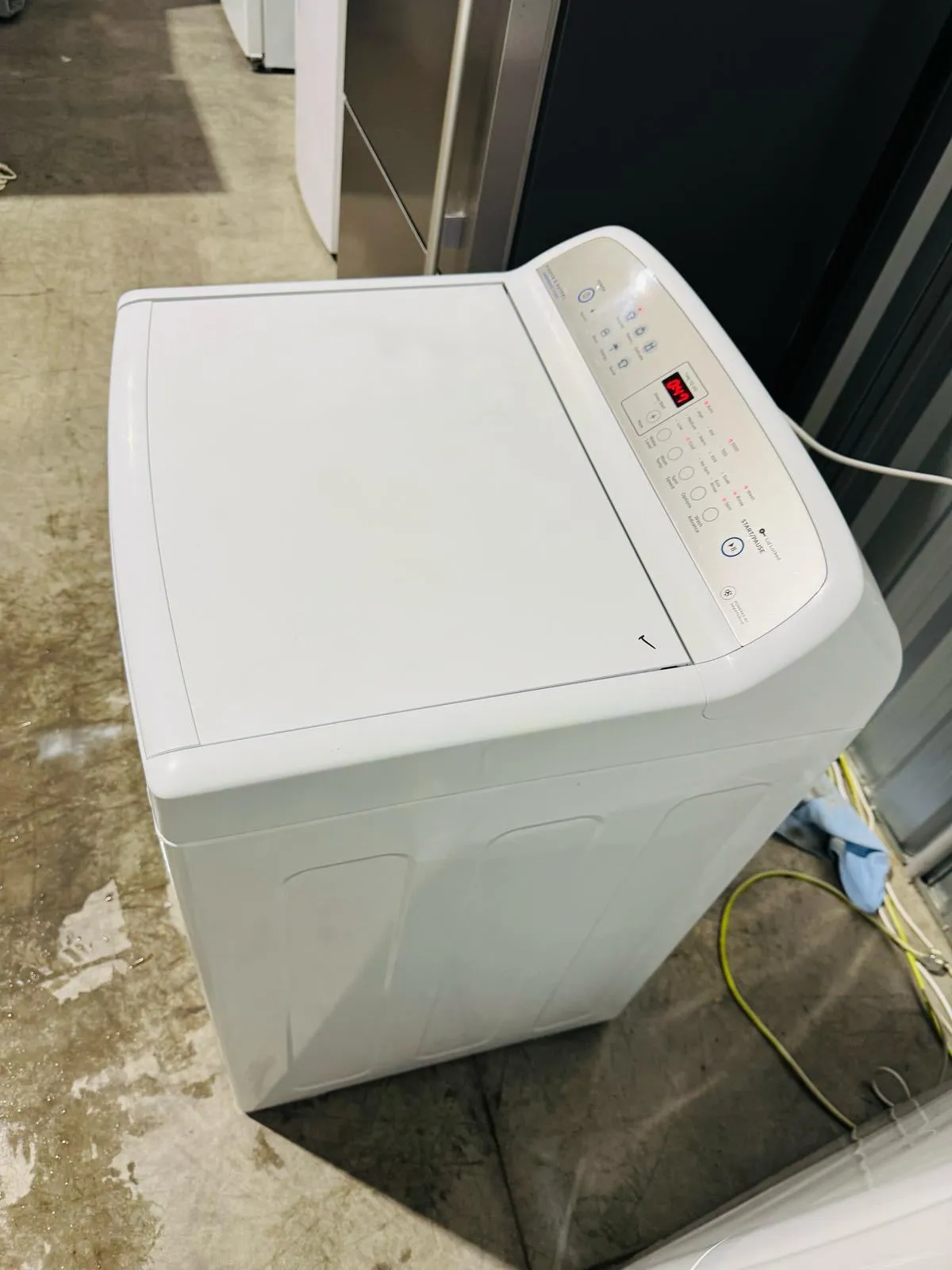 **FISHER & PAYKEL 8.5 KGS TOP LOADER WASHING MACHINE (B)**