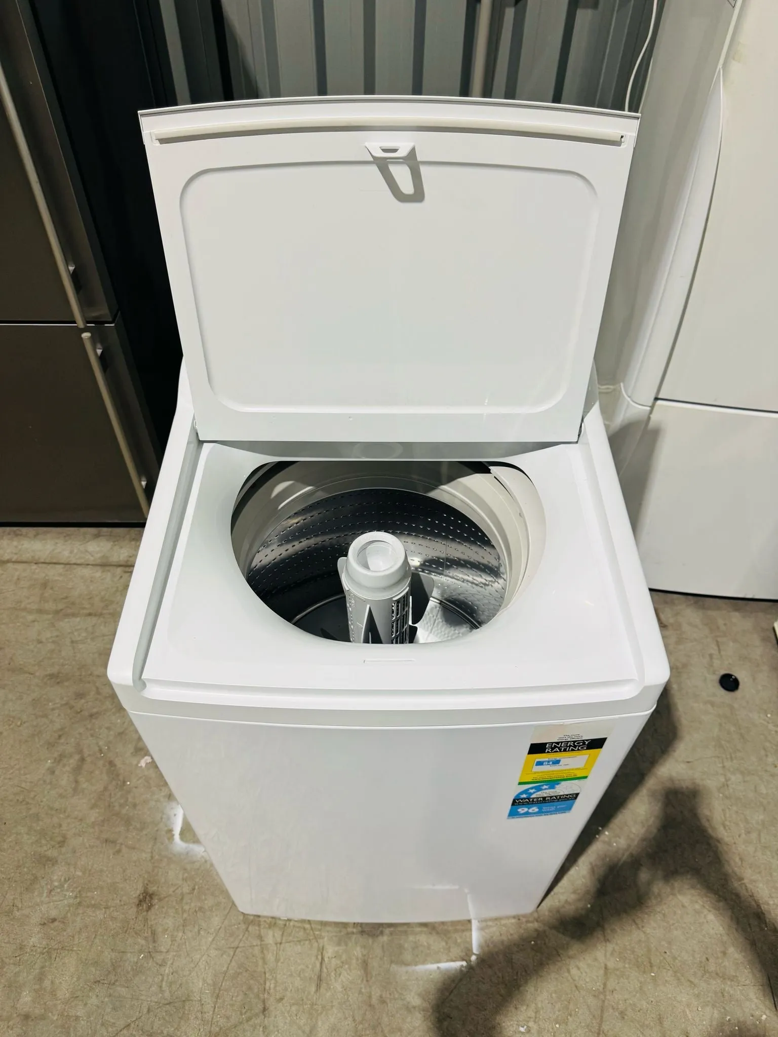 **FISHER & PAYKEL 8.5 KGS TOP LOADER WASHING MACHINE (D)**