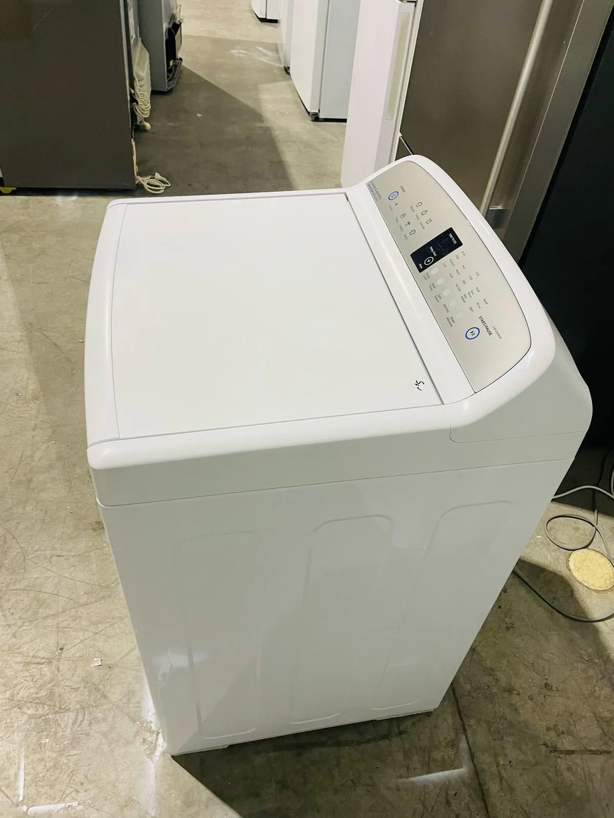 **FISHER & PAYKEL 8.5 KGS TOP LOADER WASHING MACHINE (F)**