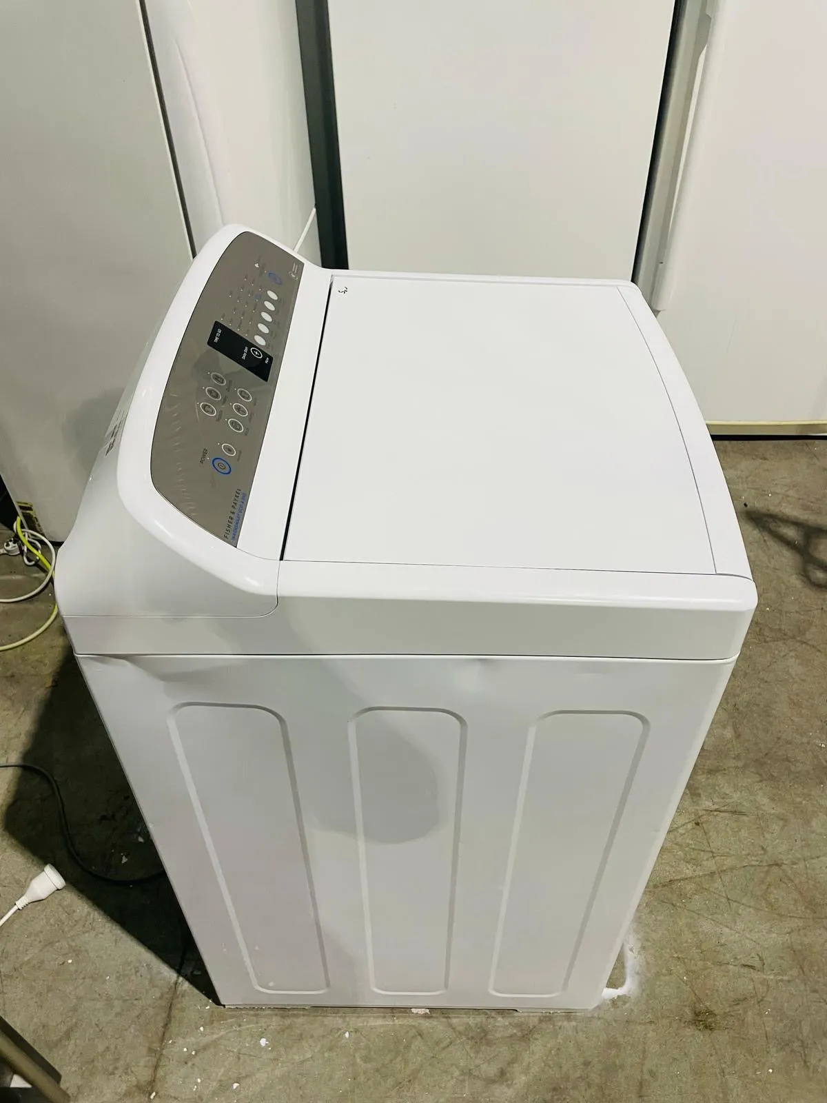 **FISHER & PAYKEL 8.5 KGS TOP LOADER WASHING MACHINE (F)**