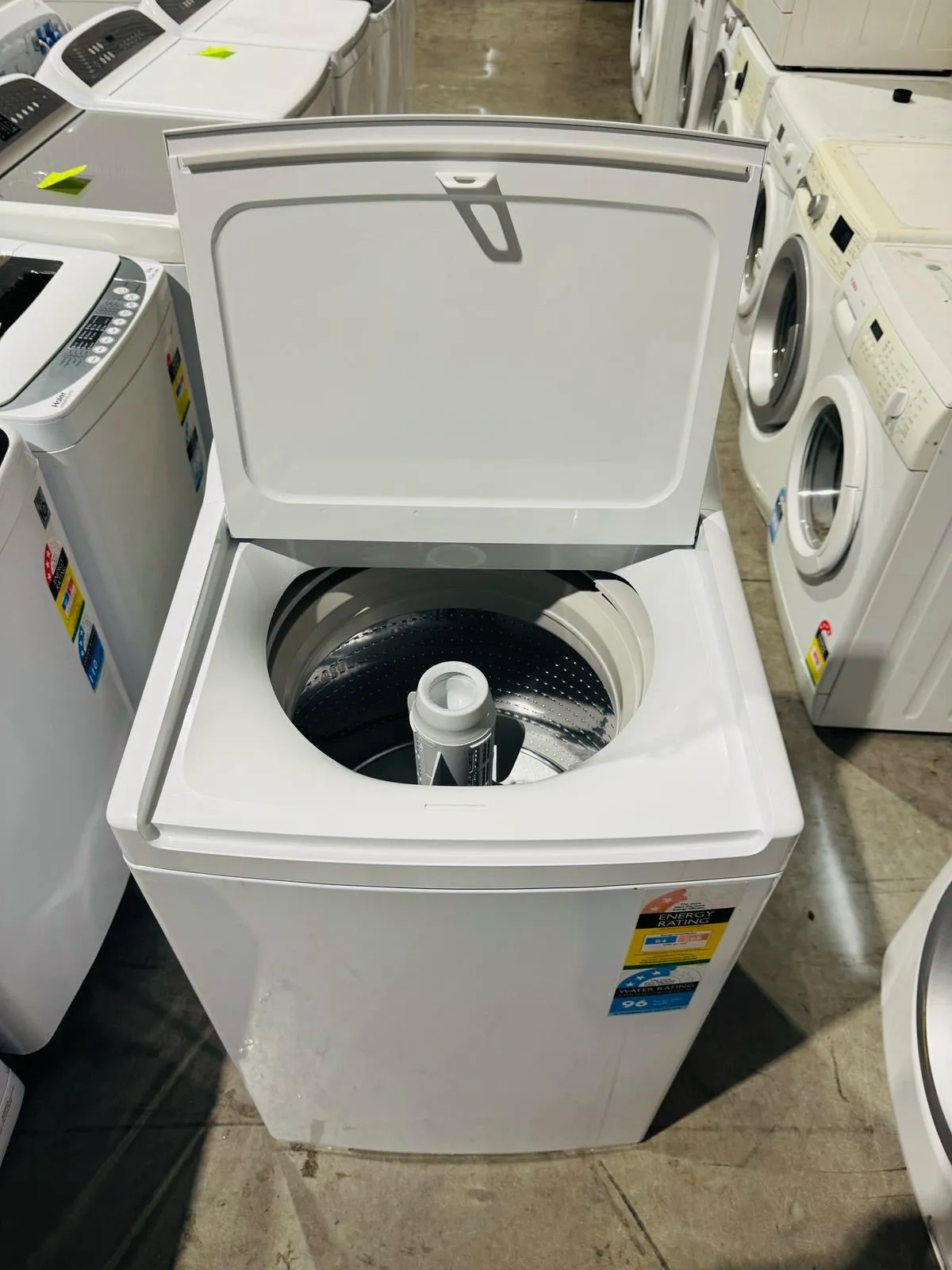 **FISHER & PAYKEL 8.5 KGS TOP LOADER WASHING MACHINE (J)**