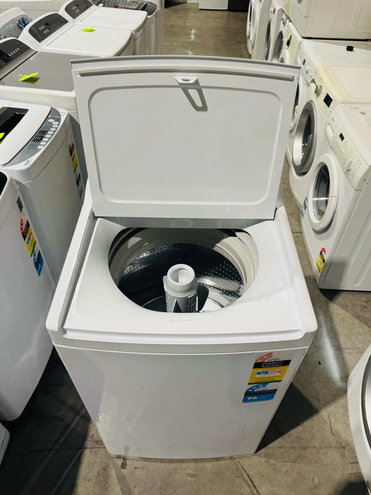**FISHER & PAYKEL 8.5 KGS TOP LOADER WASHING MACHINE (J)**