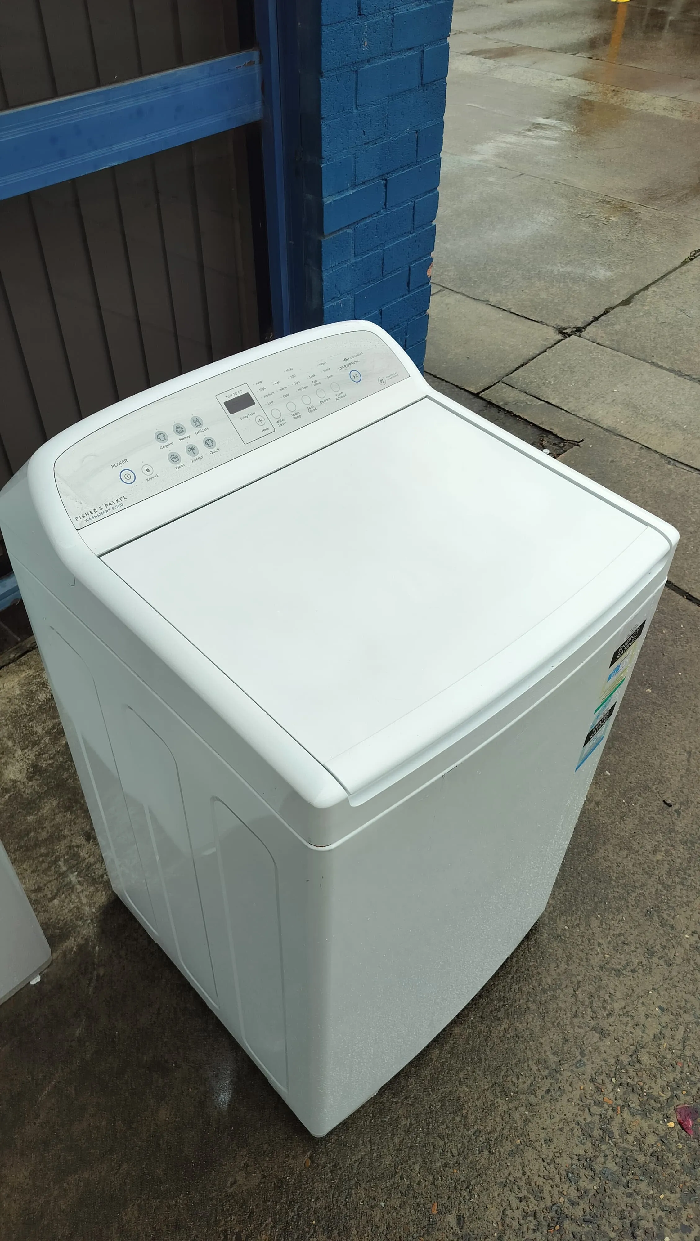 **FISHER & PAYKEL 8.5 KGS TOPLOADER WASHING MACHINE**
