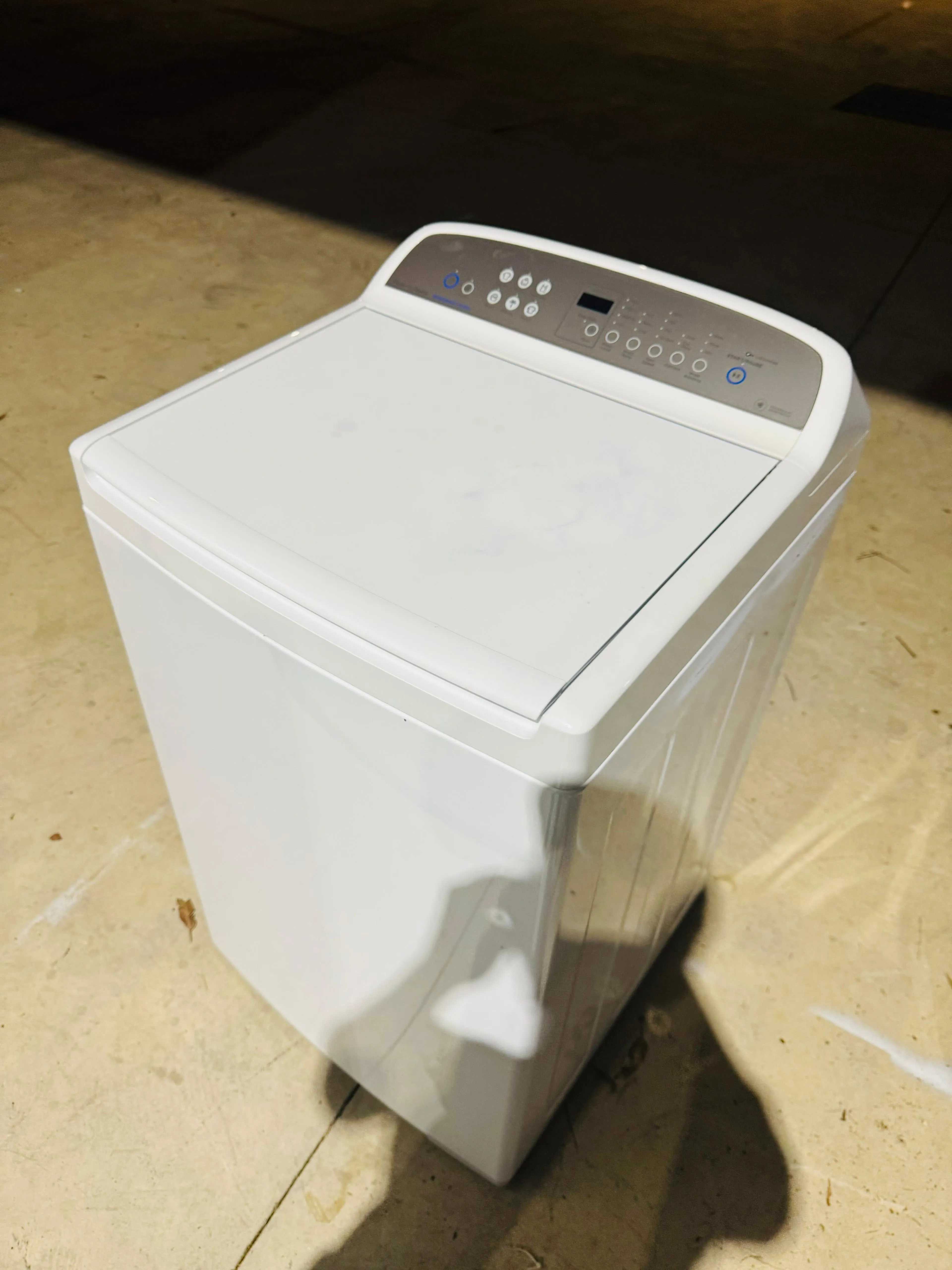 **FISHER & PAYKEL 8.5KGS TOP LOADER WASHING MACHINE**