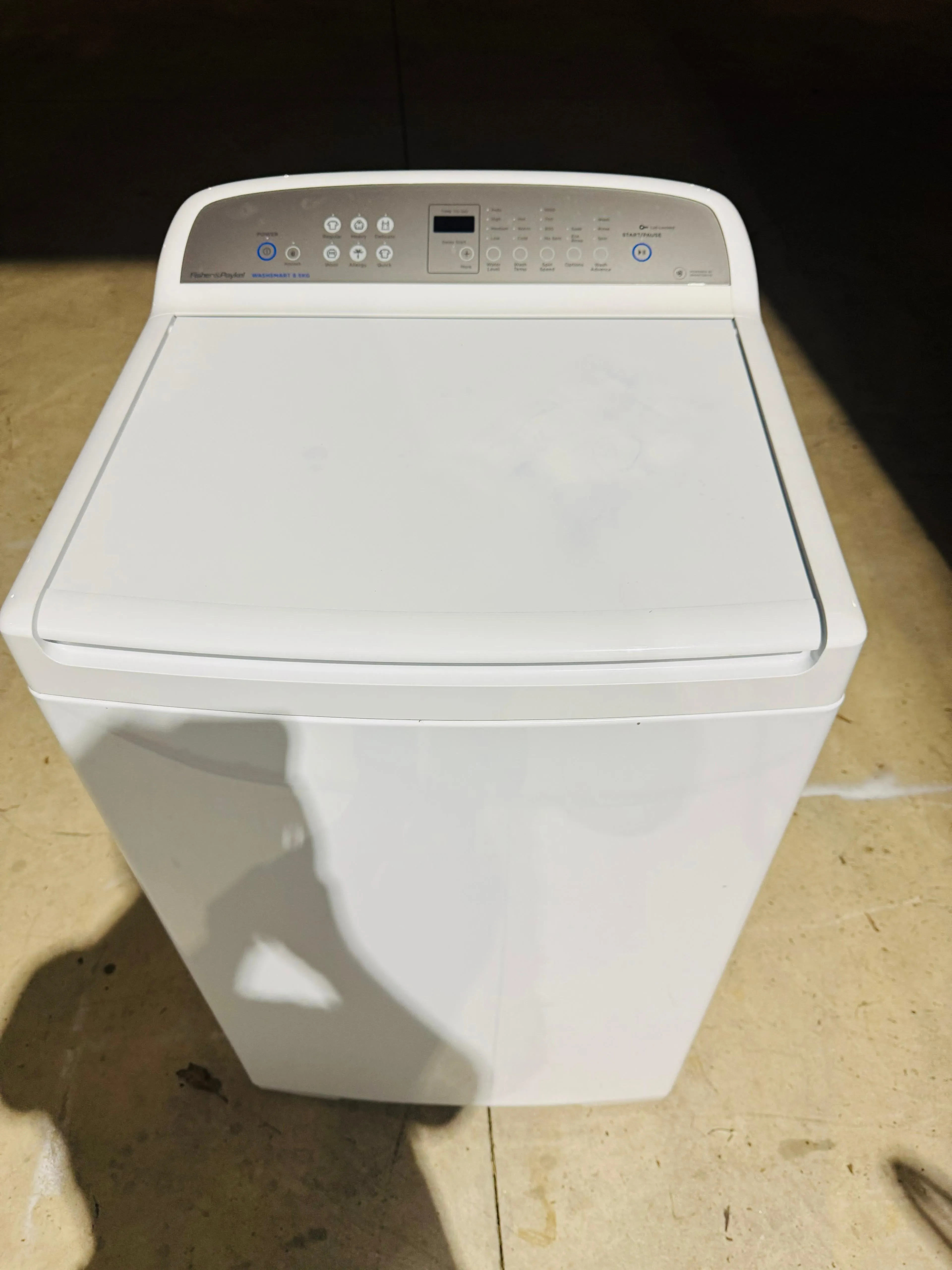 **FISHER & PAYKEL 8.5KGS TOP LOADER WASHING MACHINE**