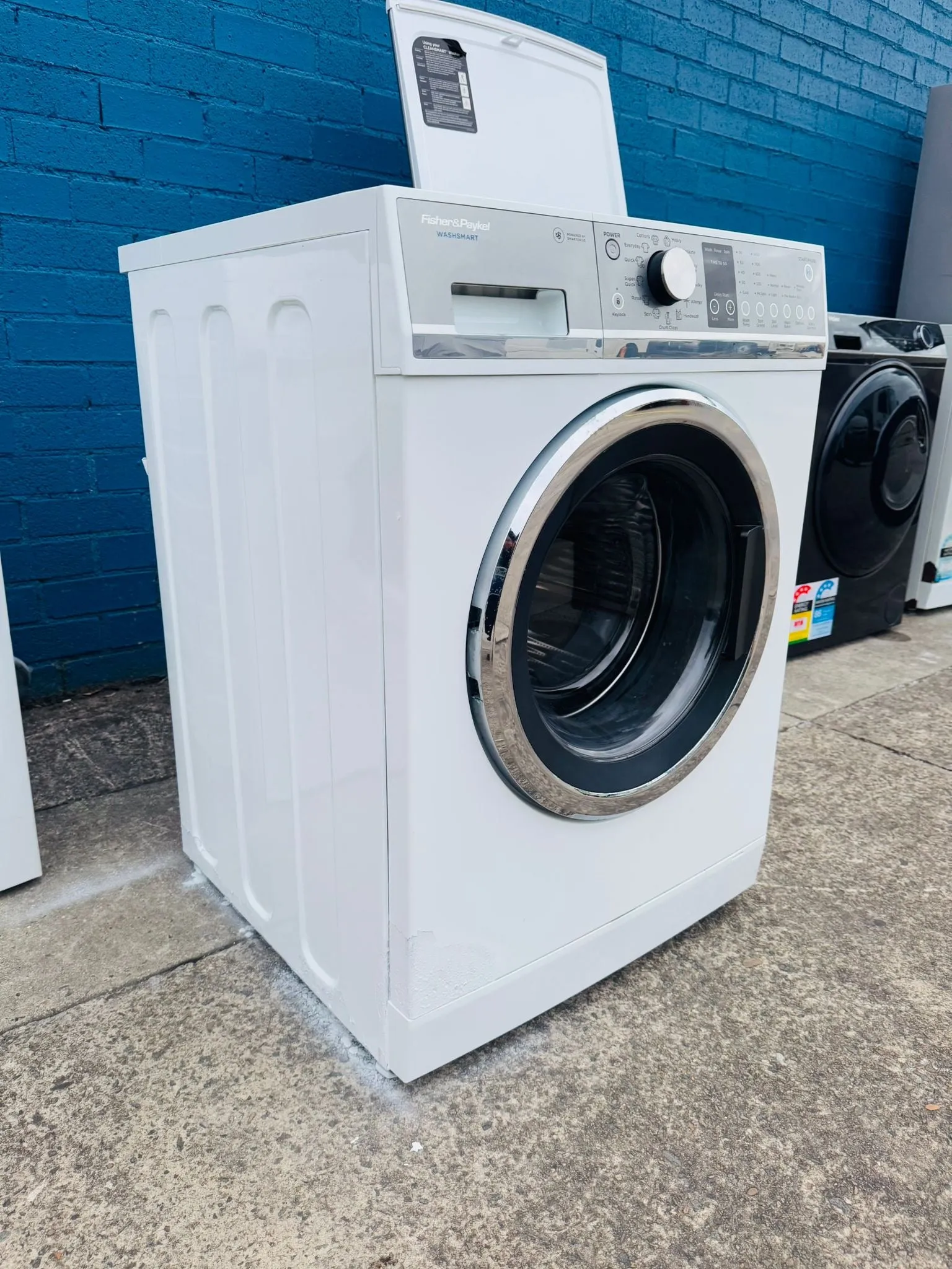 **FISHER & PAYKEL 8KGS FRONT LOADER WASHING MACHINE**