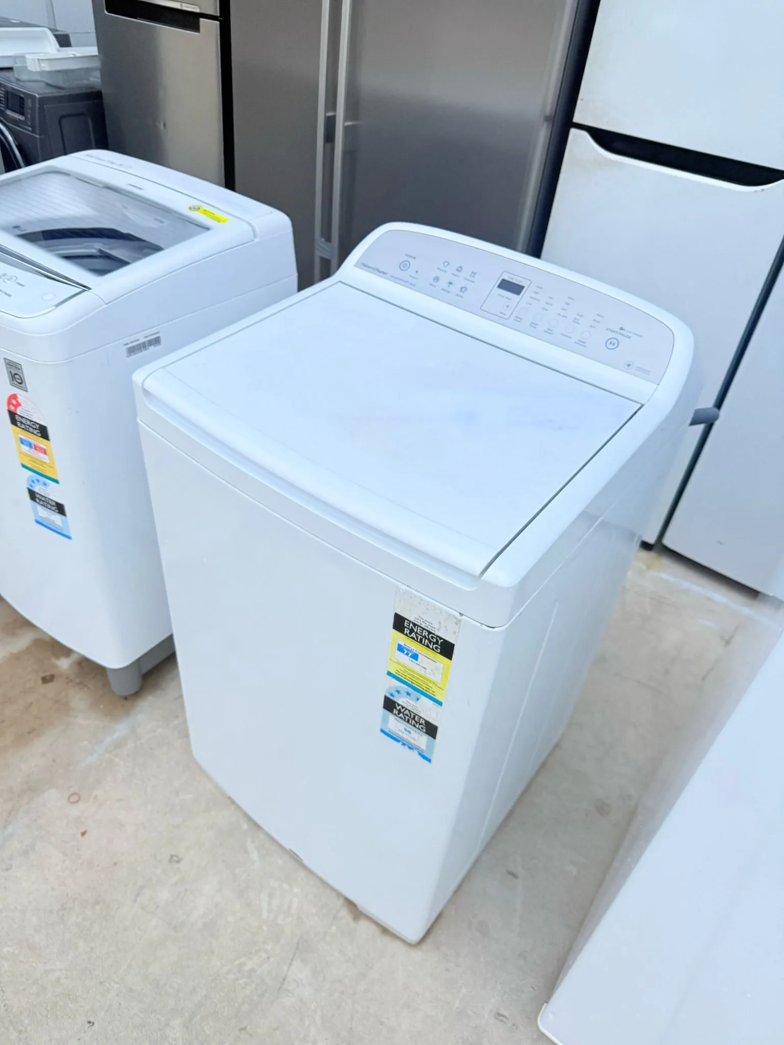 **FISHER & PAYKEL 8KGS TOP LOADER WASHING MACHINE (k)**