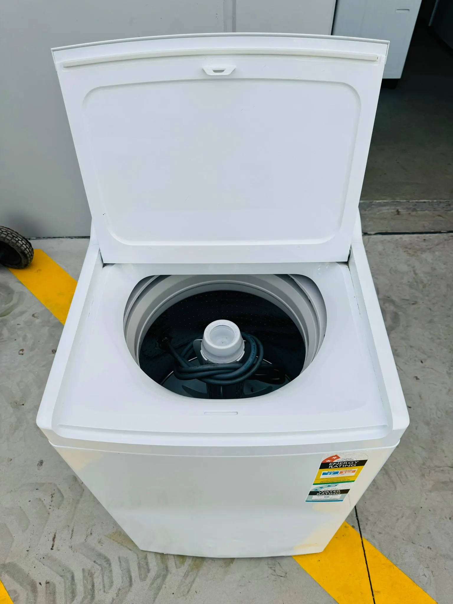 FISHER & PAYKEL 8KGS  TOP LOADER WASHINGMACHINE