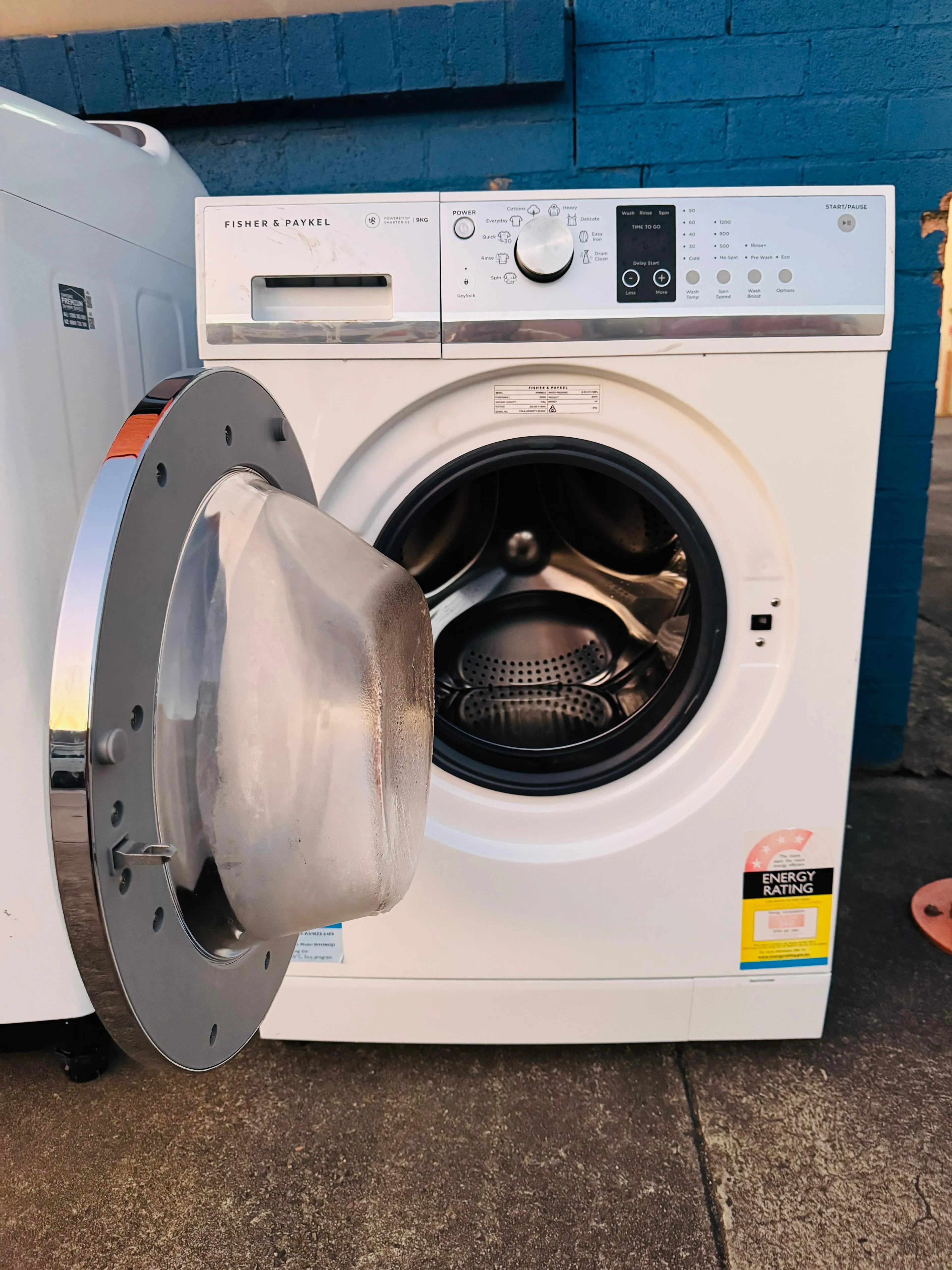 **FISHER & PAYKEL 9KGS FRONT LOADER WASHING MACHINE**