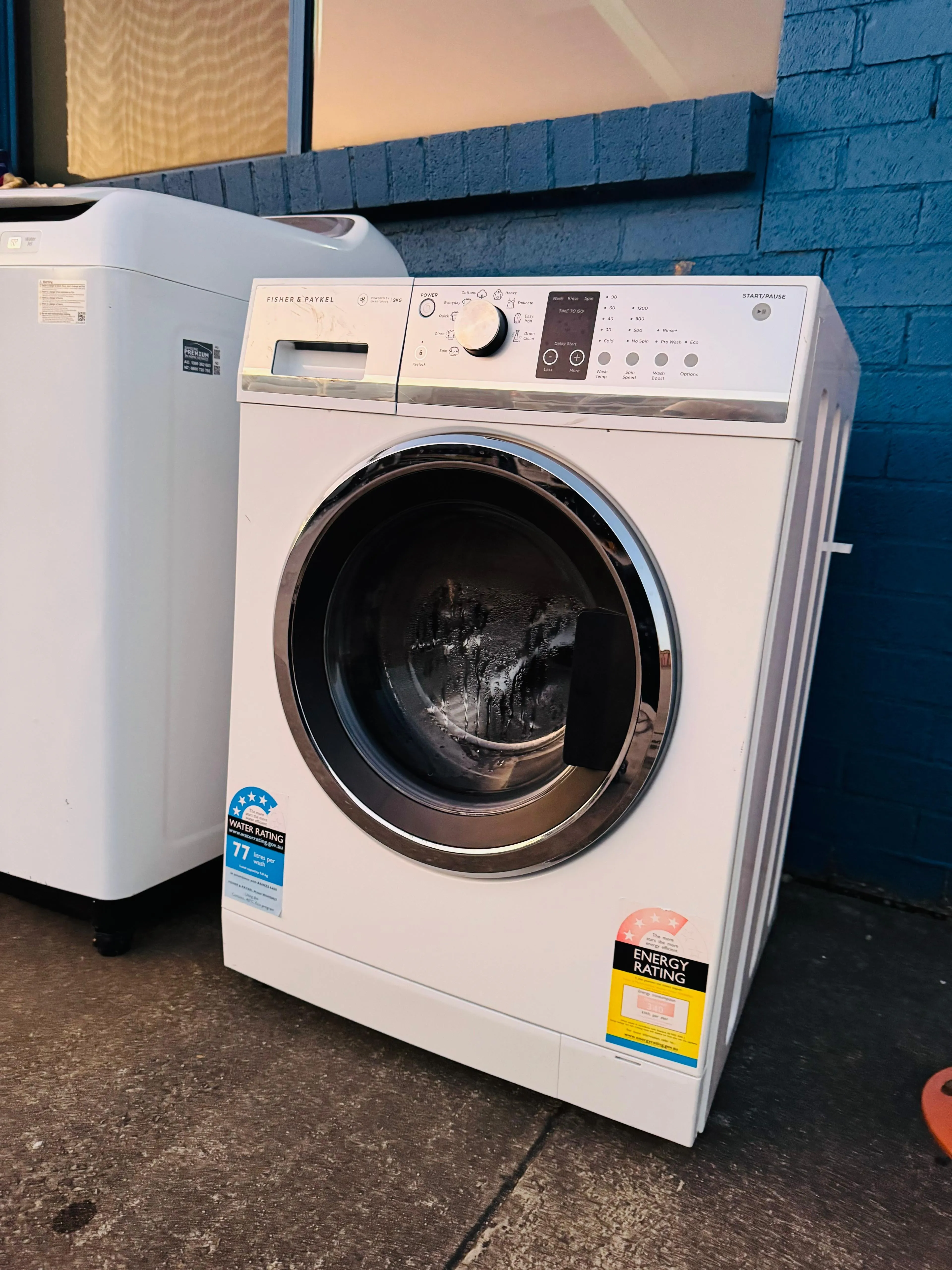 **FISHER & PAYKEL 9KGS FRONT LOADER WASHING MACHINE**