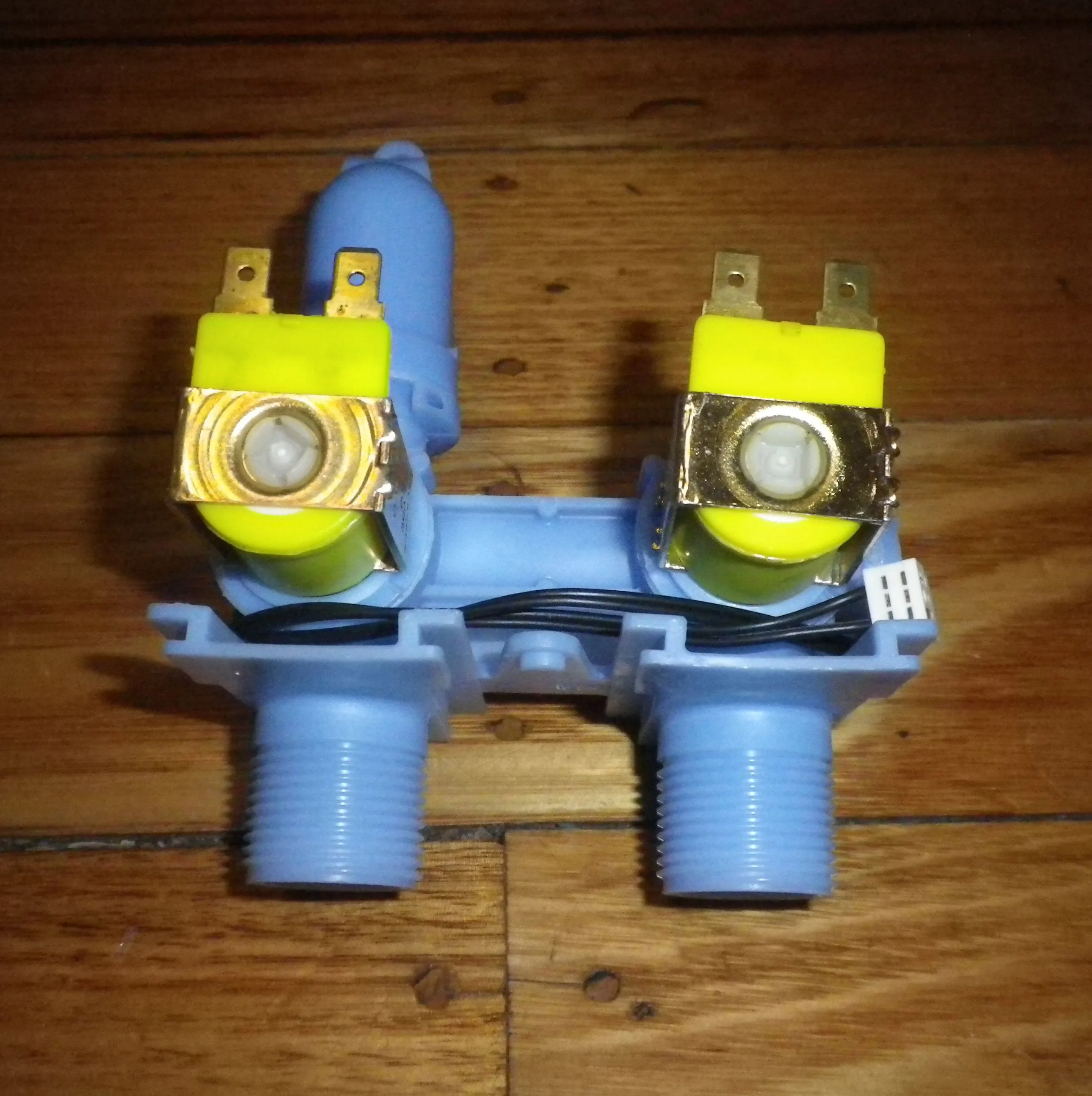 Fisher & Paykel GW512, GW612, GW712 24Volt Dual Blue Inlet Valve - Part # FP090