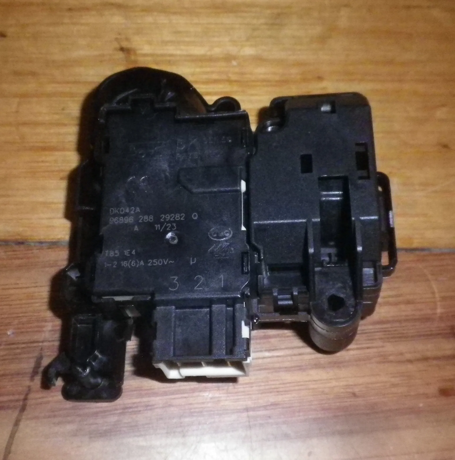 Fisher & Paykel, Haier Front Loader Door Interlock Switch - Part # H0024000128A