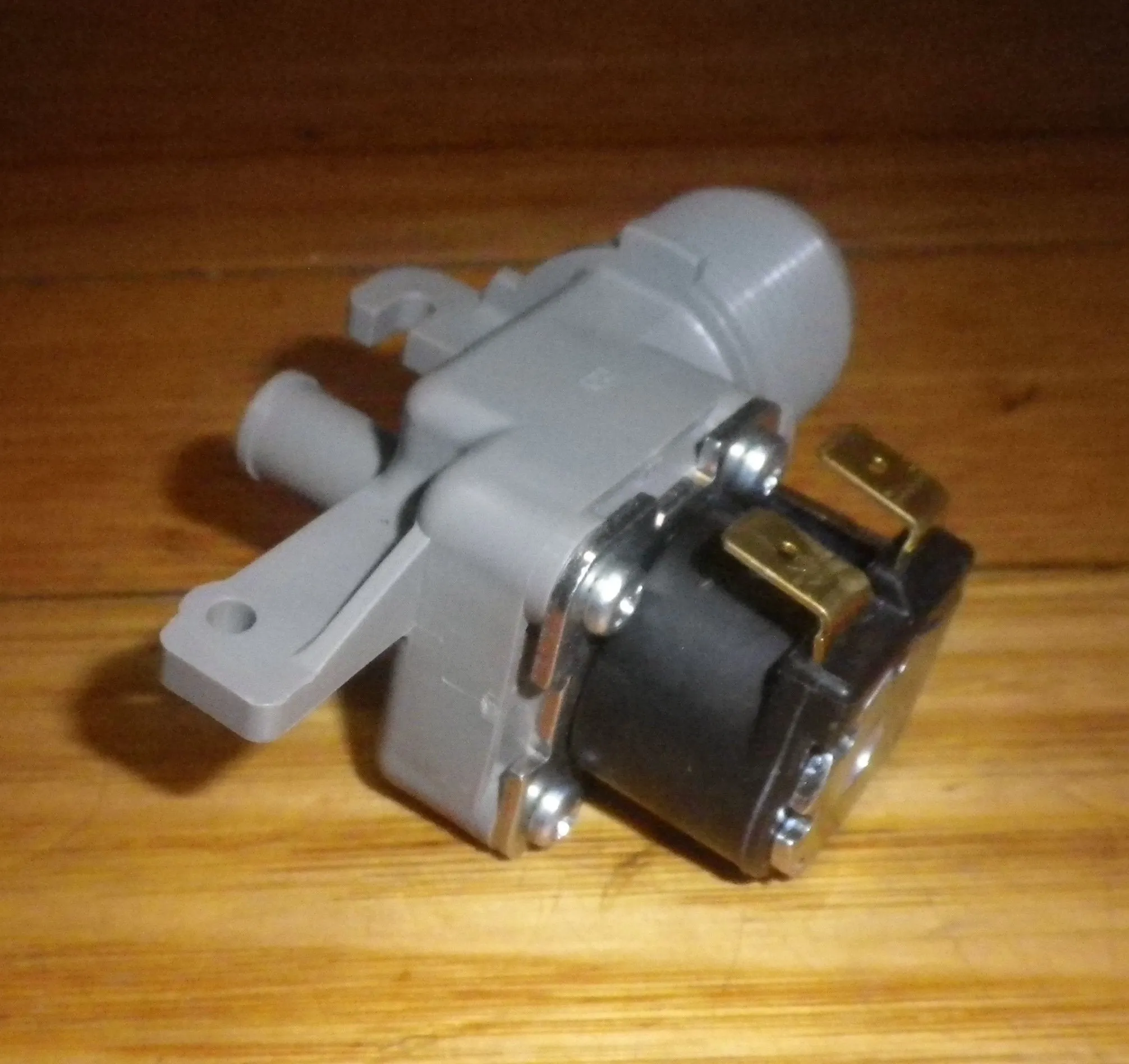Fisher & Paykel, Haier Top Loader Single Hot Water Inlet Valve - Part # H0034000570A